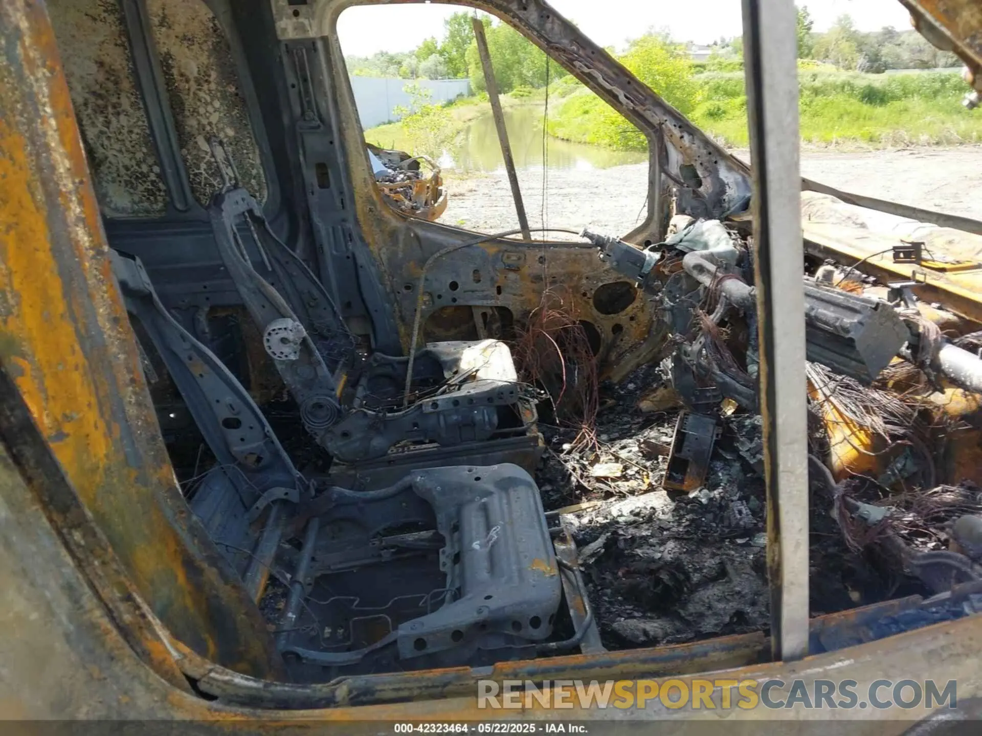 5 Photograph of a damaged car 1FTBW3U86NKA51247 FORD TRANSIT-350 CARGO VAN 2022
