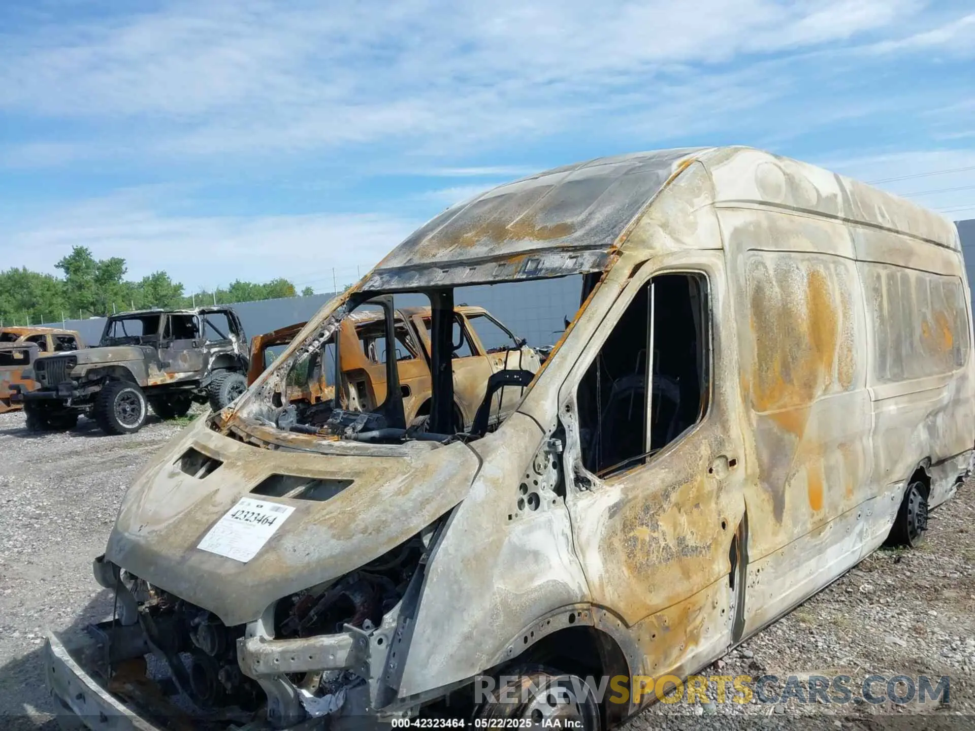 6 Photograph of a damaged car 1FTBW3U86NKA51247 FORD TRANSIT-350 CARGO VAN 2022