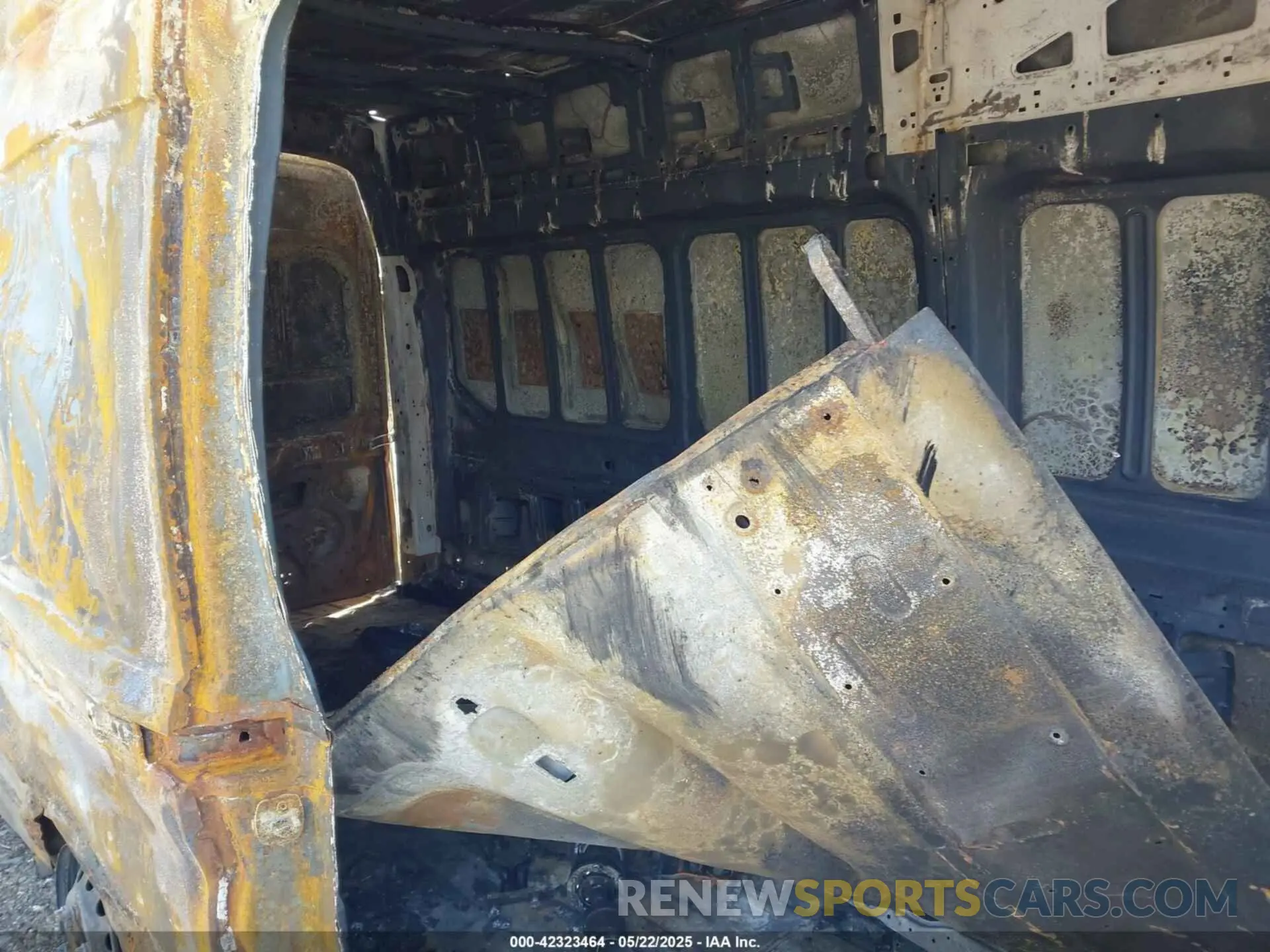 8 Photograph of a damaged car 1FTBW3U86NKA51247 FORD TRANSIT-350 CARGO VAN 2022