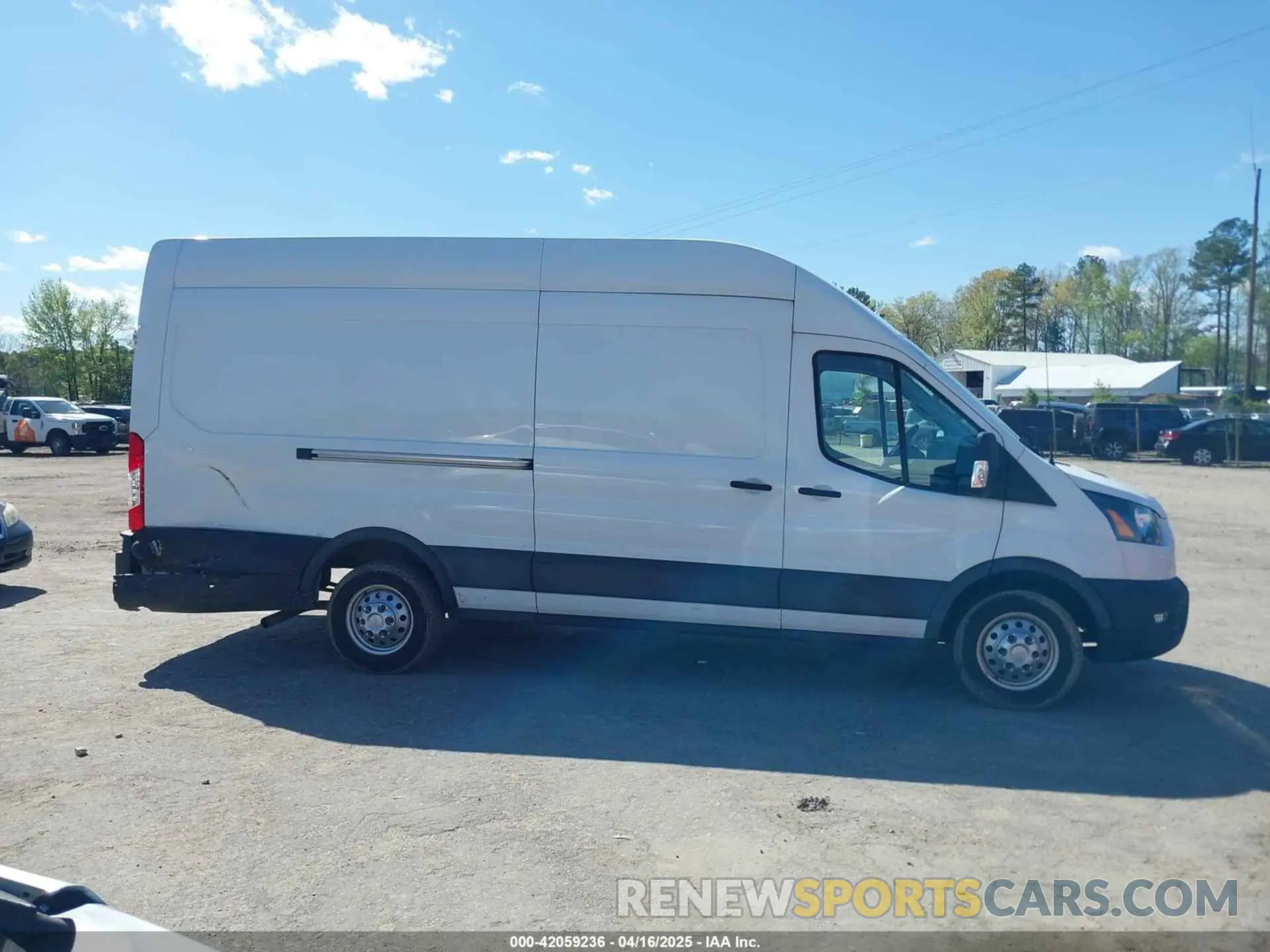 13 Photograph of a damaged car 1FTBW3X80NKA69156 FORD TRANSIT-350 CARGO VAN 2022
