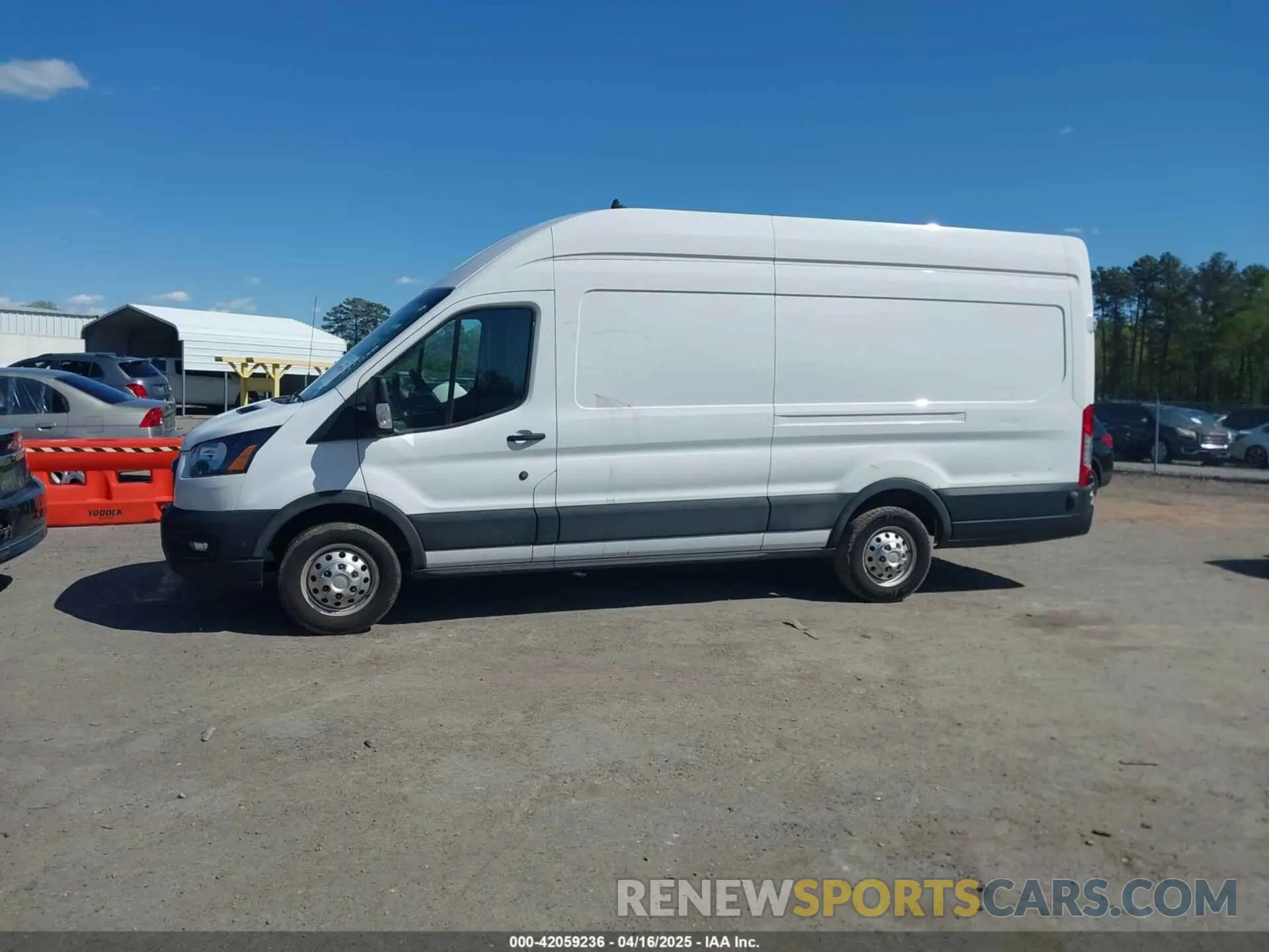 14 Photograph of a damaged car 1FTBW3X80NKA69156 FORD TRANSIT-350 CARGO VAN 2022
