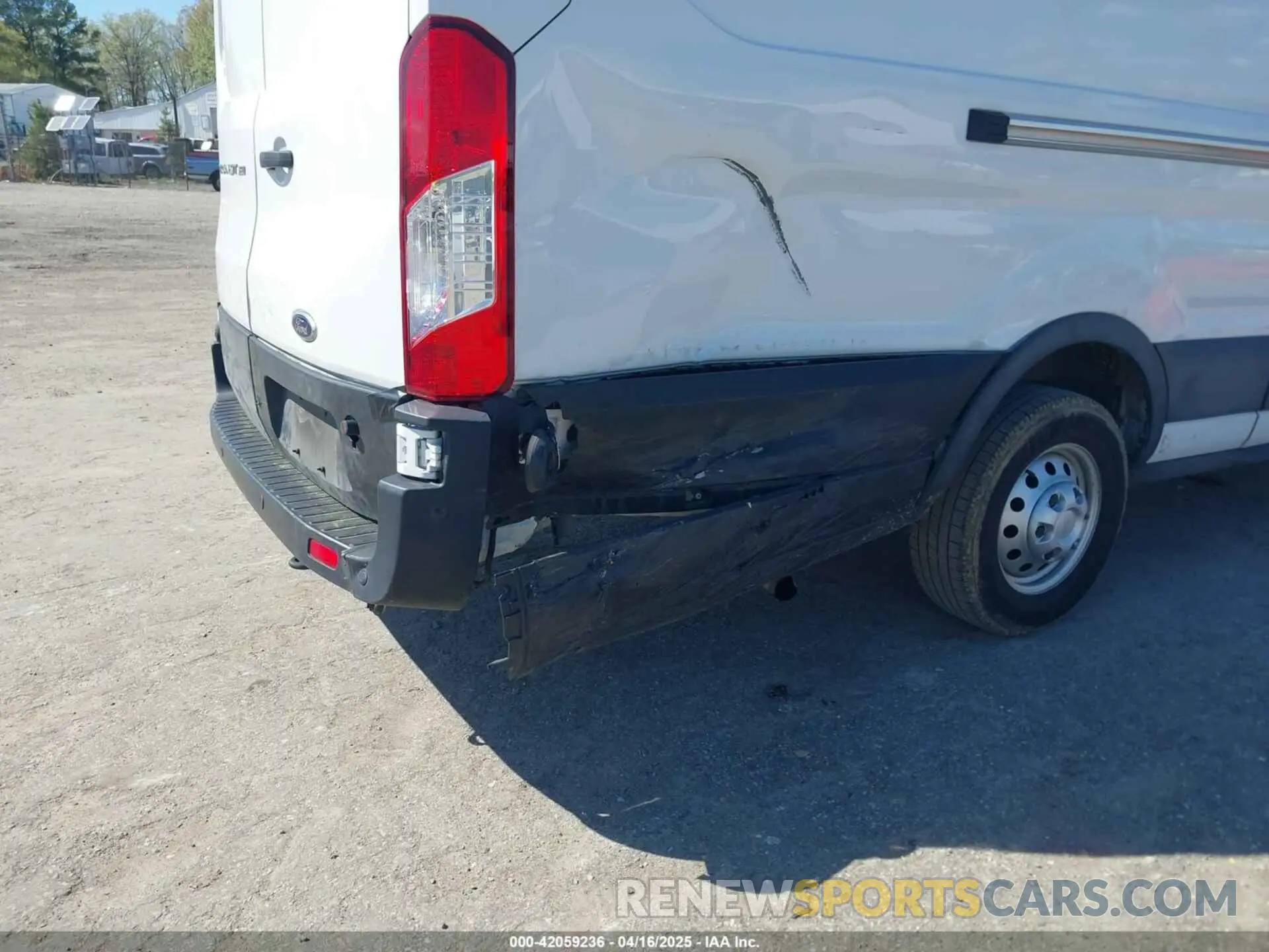 6 Photograph of a damaged car 1FTBW3X80NKA69156 FORD TRANSIT-350 CARGO VAN 2022
