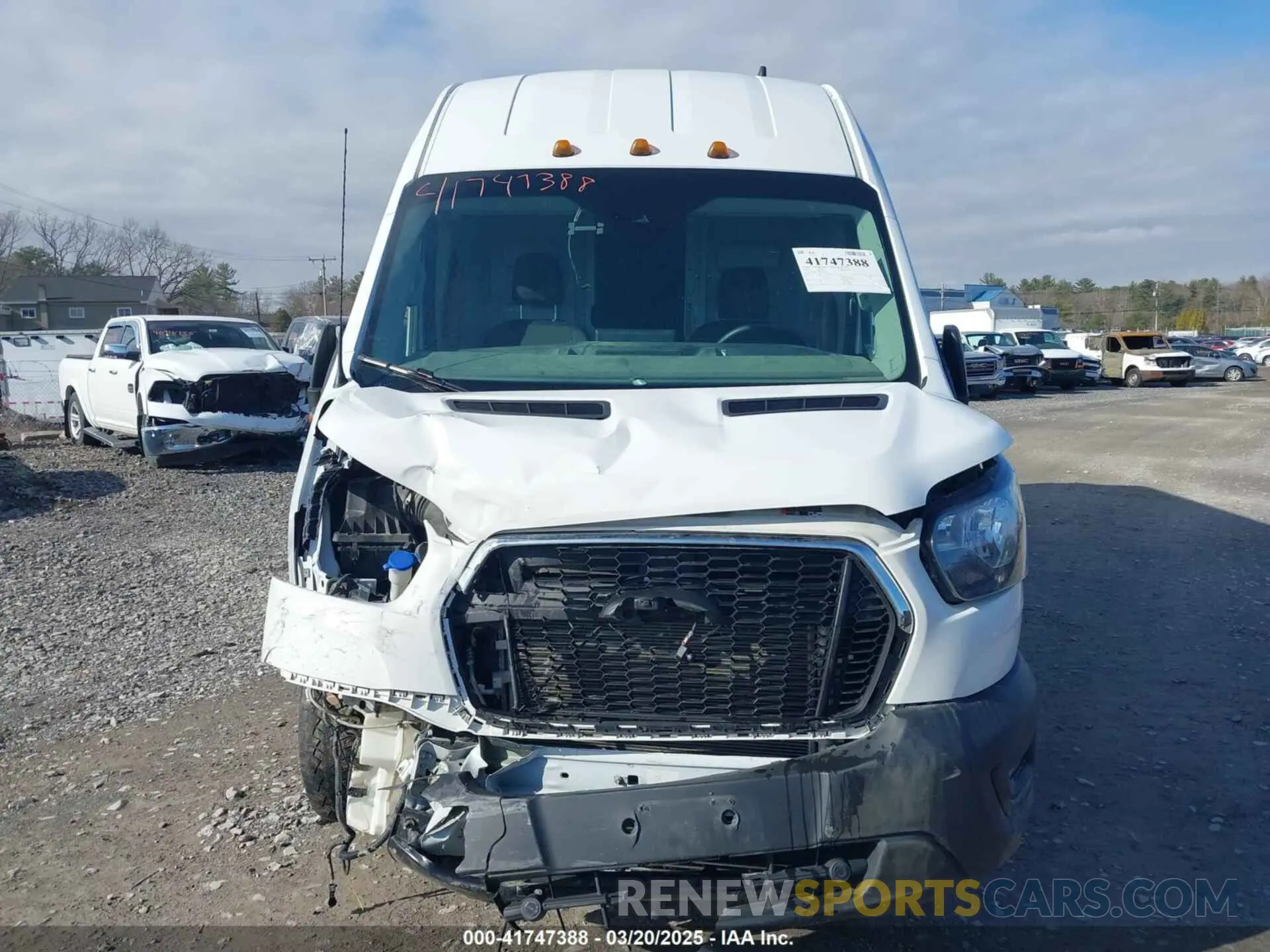12 Photograph of a damaged car 1FTRU8UG0NKA66738 FORD TRANSIT-350 CARGO VAN 2022