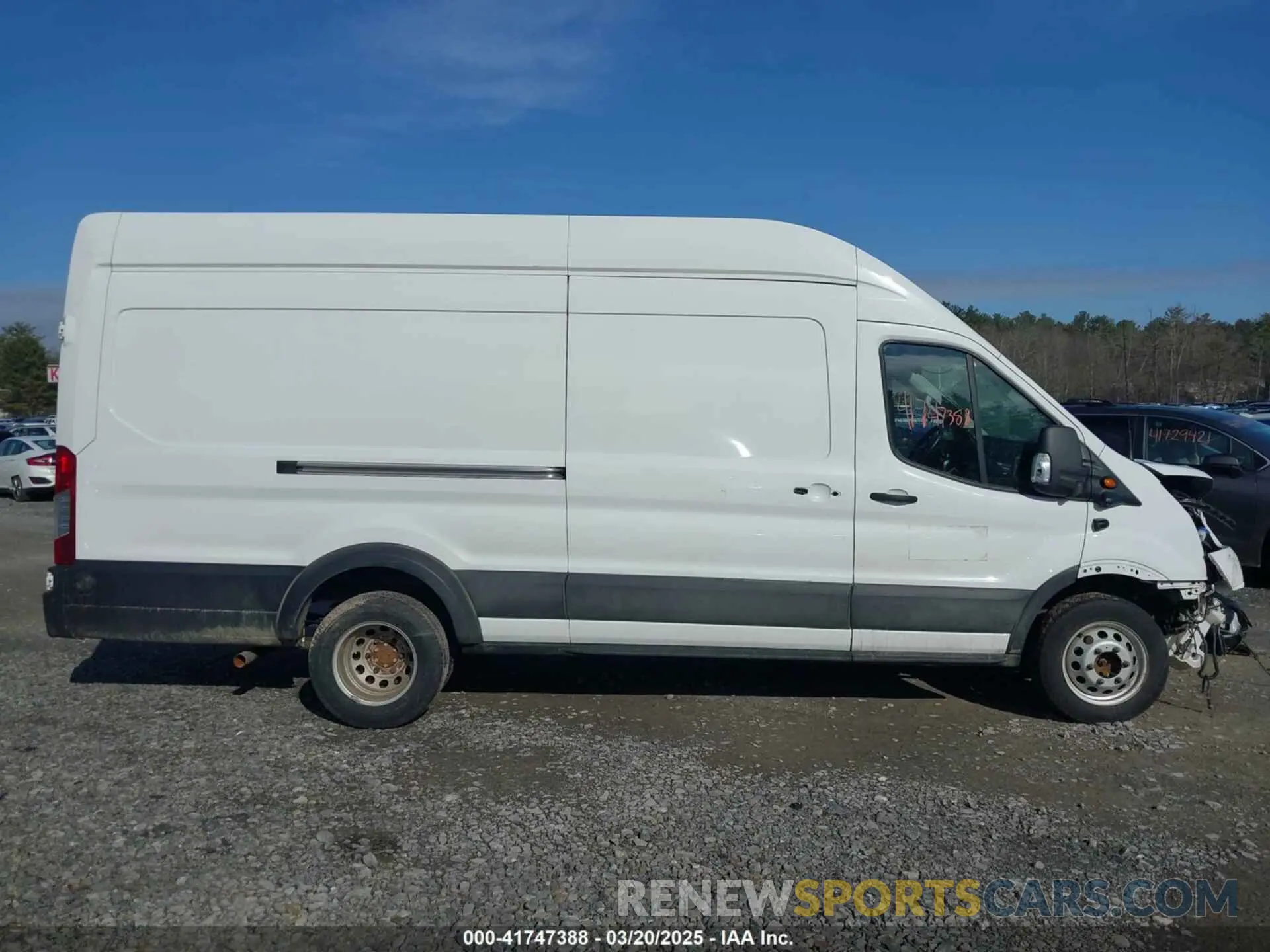 13 Photograph of a damaged car 1FTRU8UG0NKA66738 FORD TRANSIT-350 CARGO VAN 2022