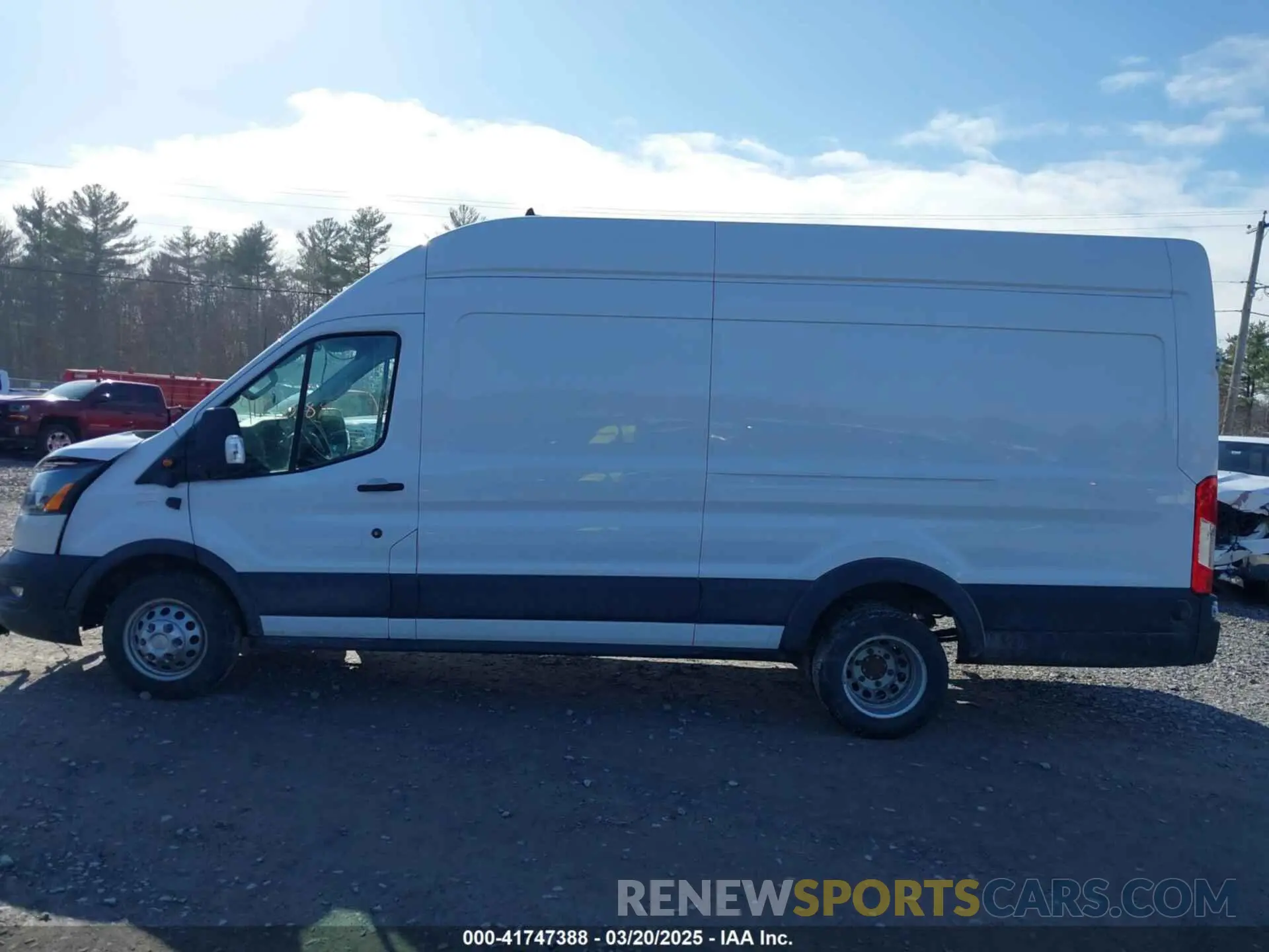14 Photograph of a damaged car 1FTRU8UG0NKA66738 FORD TRANSIT-350 CARGO VAN 2022