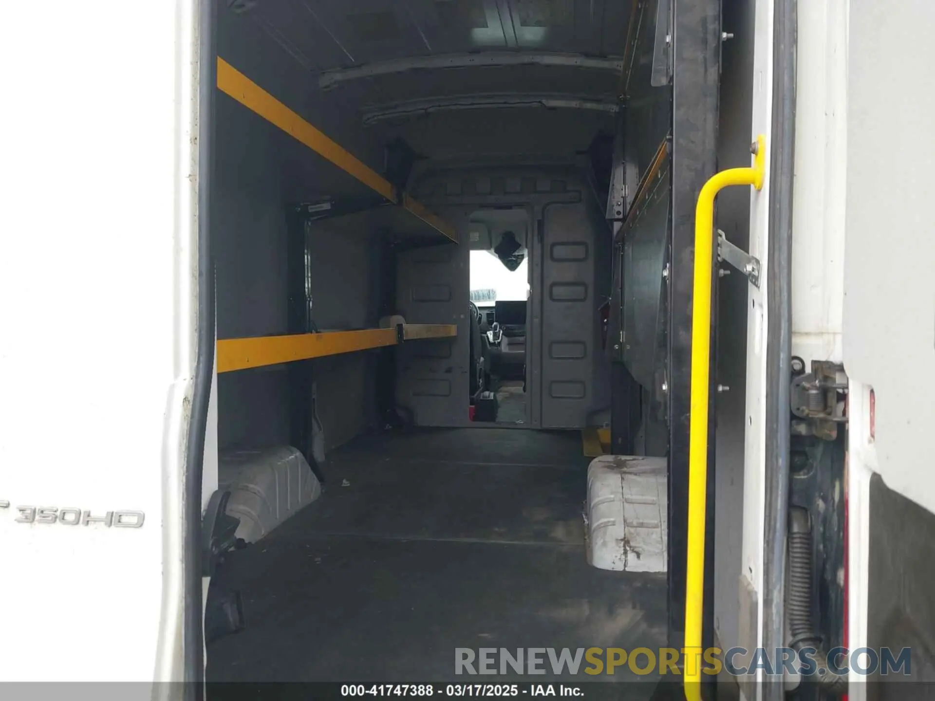 7 Photograph of a damaged car 1FTRU8UG0NKA66738 FORD TRANSIT-350 CARGO VAN 2022