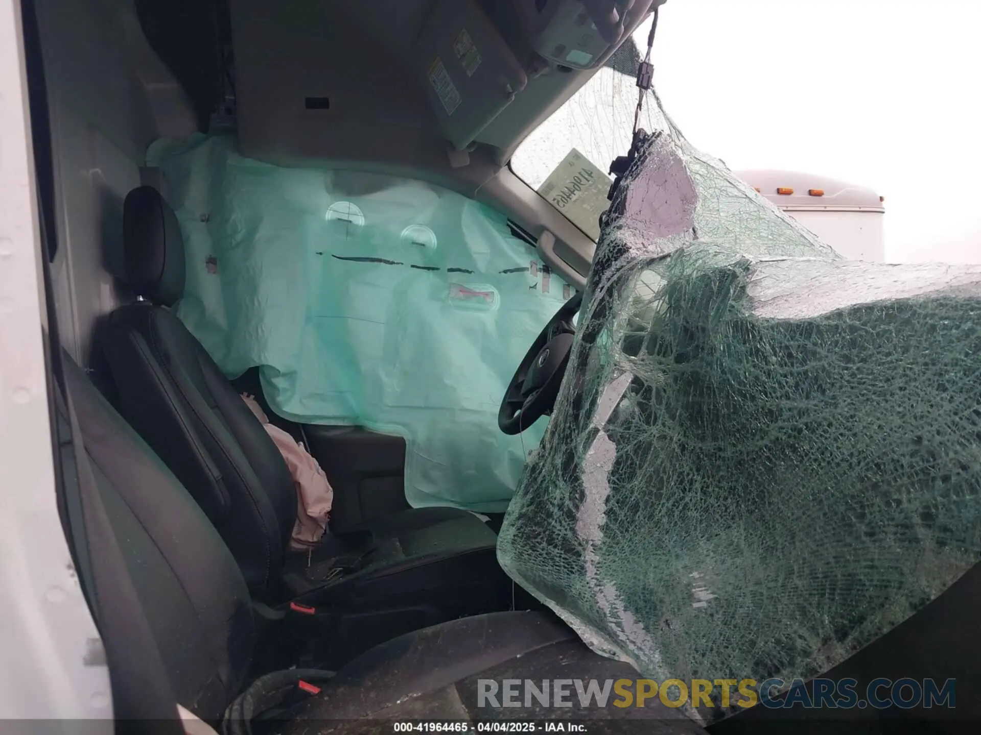 5 Photograph of a damaged car 1FTBF4XG0PKB74635 FORD TRANSIT-350 CARGO VAN 2023