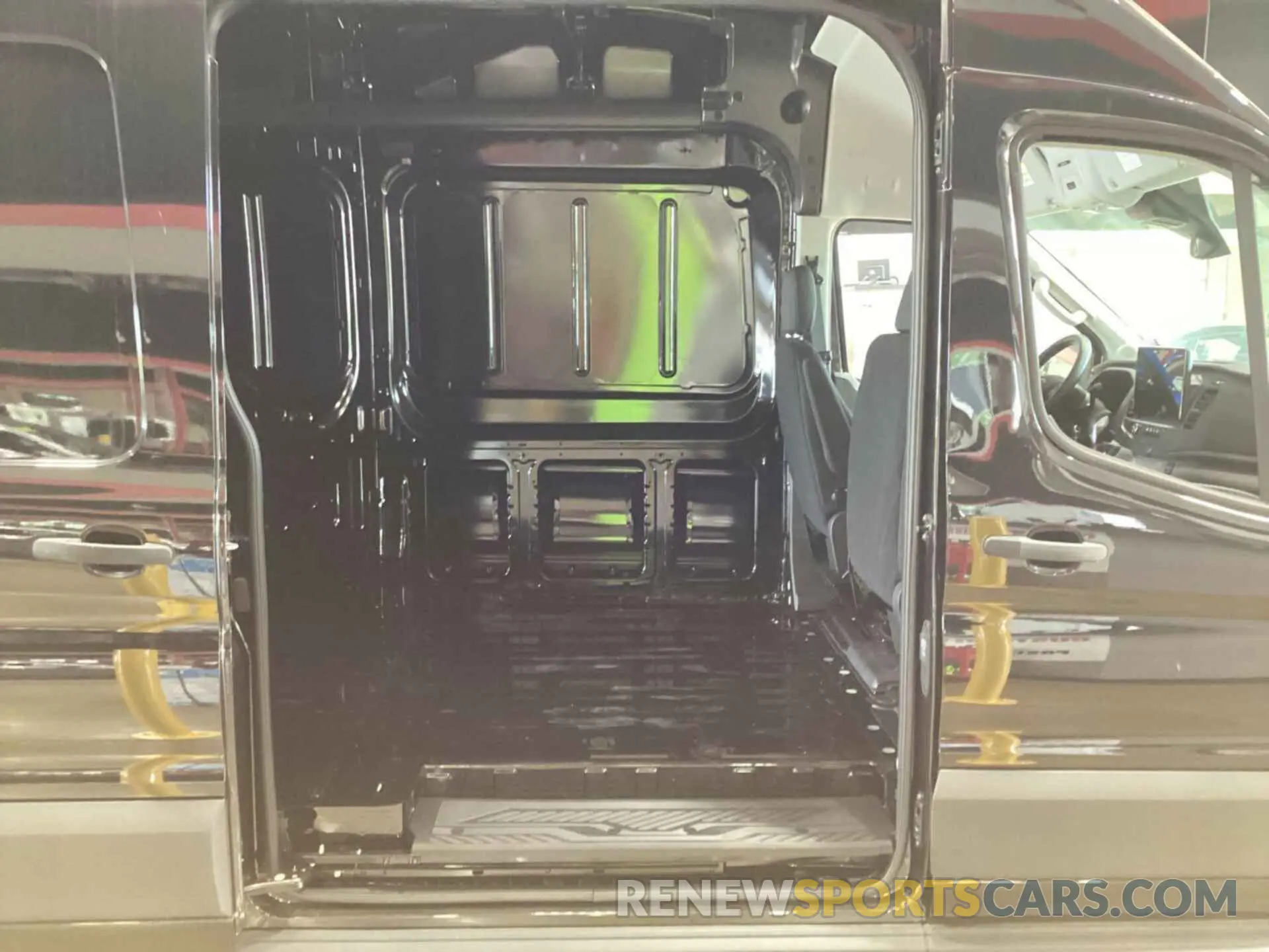 19 Photograph of a damaged car 1FTBW3X80PKC12481 FORD TRANSIT-350 CARGO VAN 2023