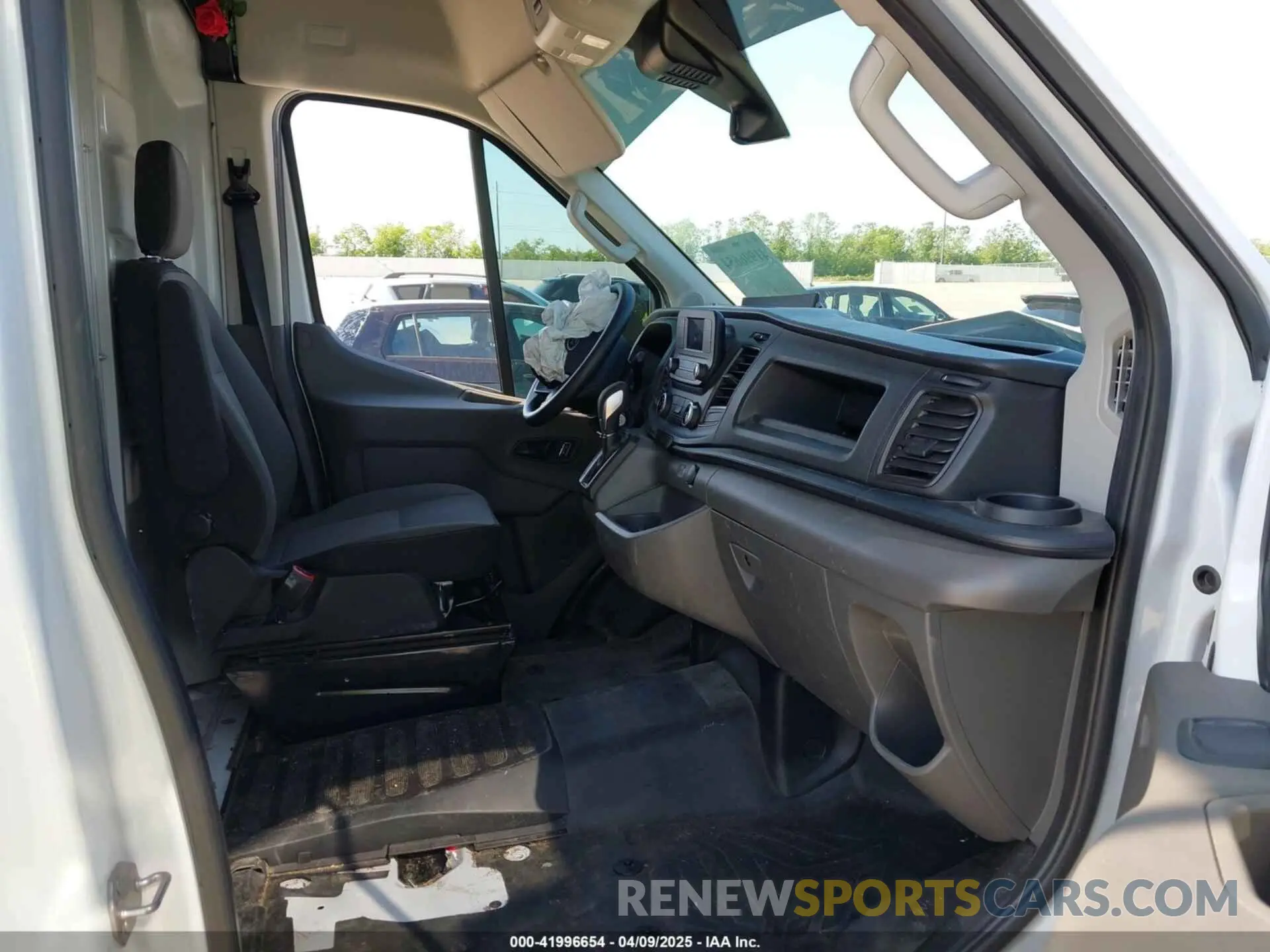 5 Photograph of a damaged car 1FTLW3X86PKC12960 FORD TRANSIT-350 CARGO VAN 2023
