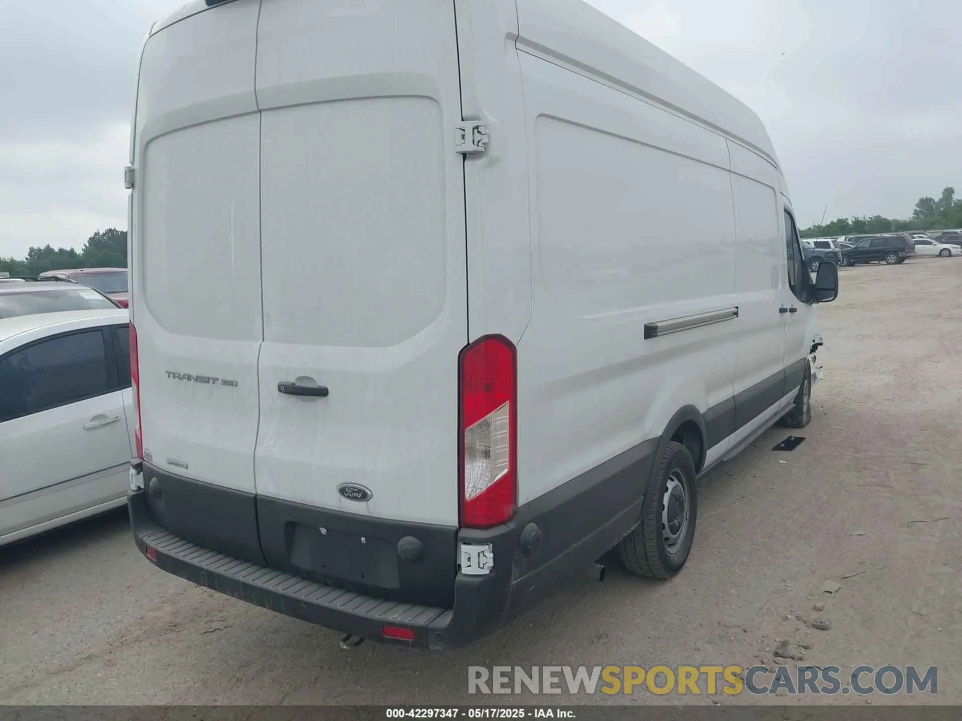 4 Photograph of a damaged car 1FTBW3XG2SKA52765 FORD TRANSIT-350 CARGO VAN 2025