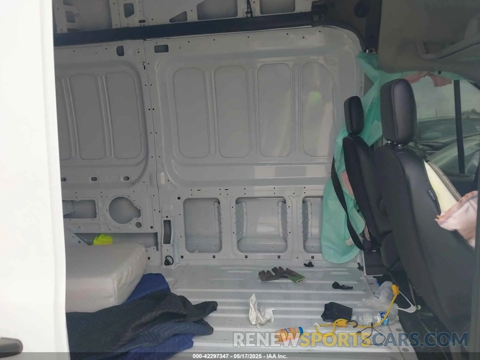 8 Photograph of a damaged car 1FTBW3XG2SKA52765 FORD TRANSIT-350 CARGO VAN 2025