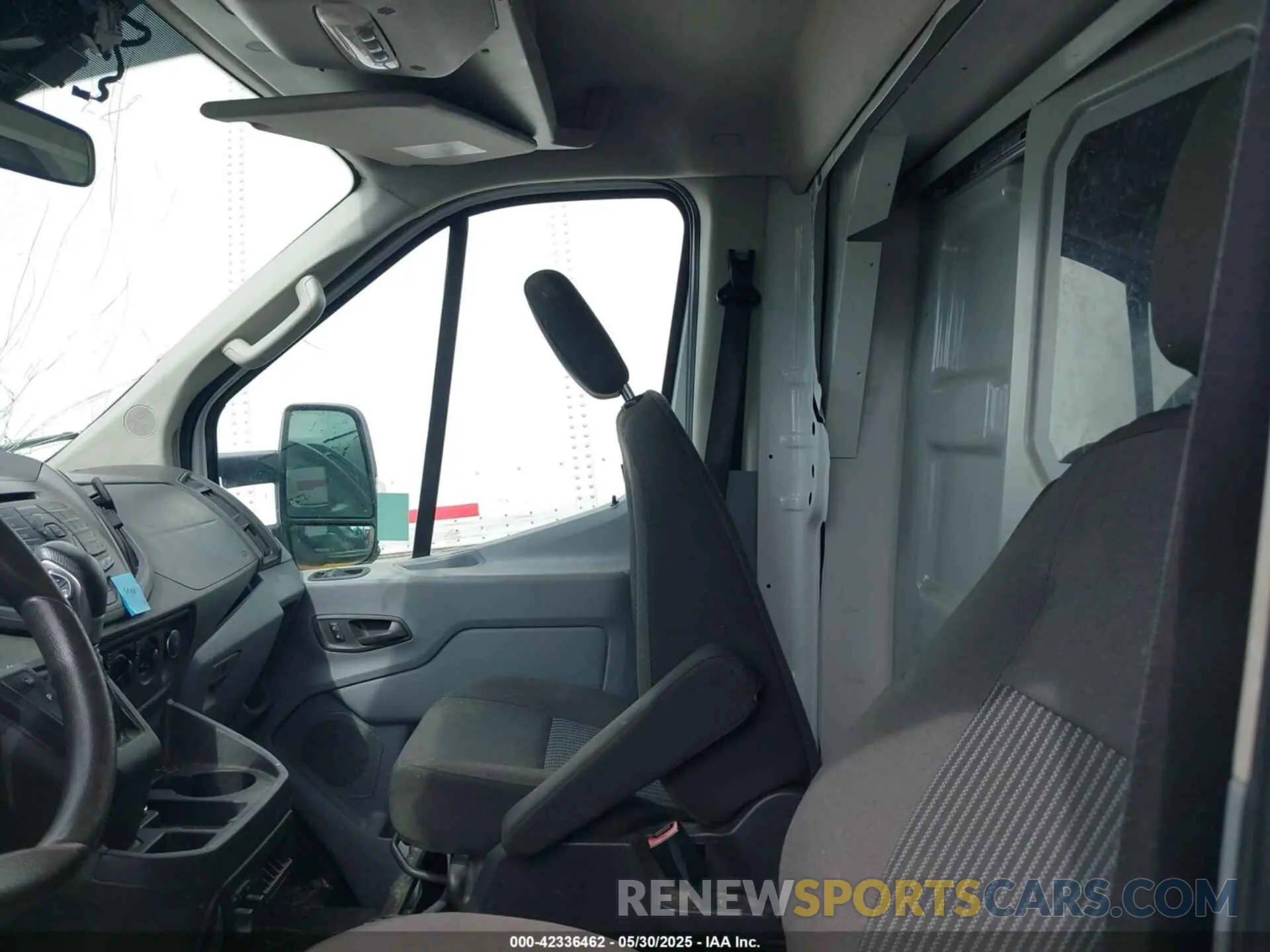 7 Photograph of a damaged car 1FDBF6PM4KKA02582 FORD TRANSIT-350 CUTAWAY 2019