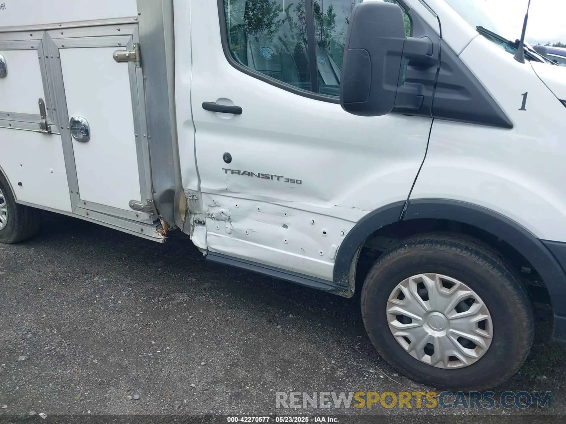 11 Photograph of a damaged car 1FDBW5PM8KKA68031 FORD TRANSIT-350 CUTAWAY 2019