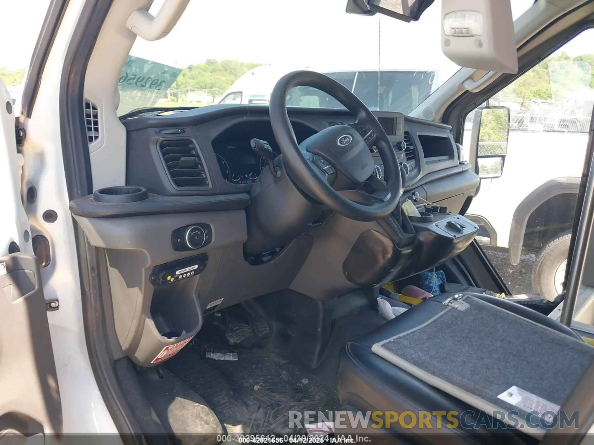 7 Photograph of a damaged car 1FDEU6PGXLKB18691 FORD TRANSIT-350 CUTAWAY 2020