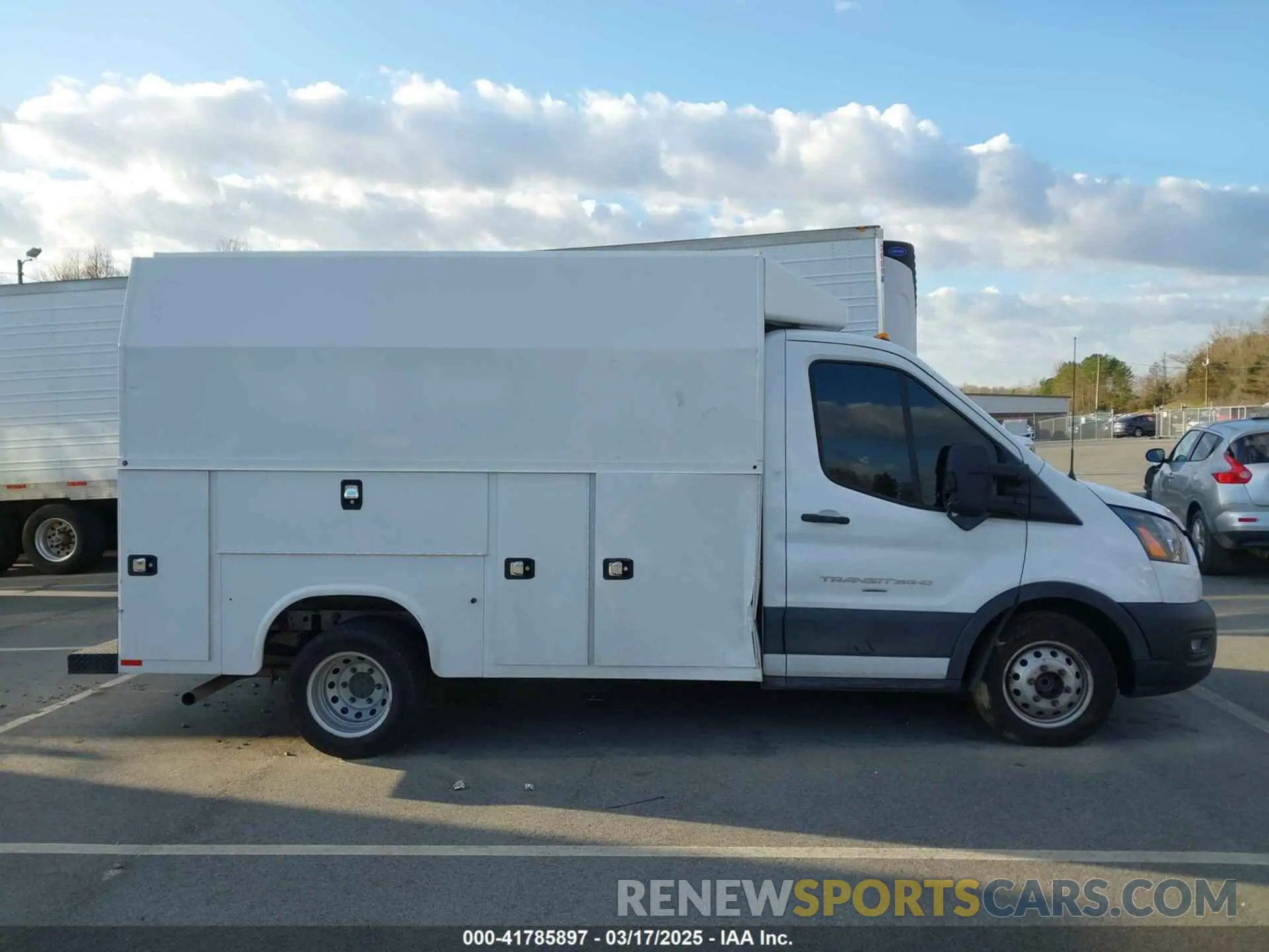 13 Photograph of a damaged car 1FDRS6PG3NKA85706 FORD TRANSIT-350 CUTAWAY 2022