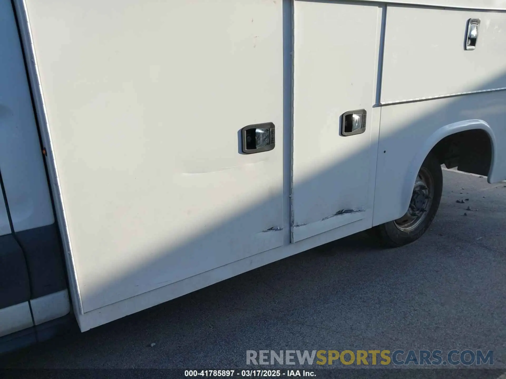 16 Photograph of a damaged car 1FDRS6PG3NKA85706 FORD TRANSIT-350 CUTAWAY 2022
