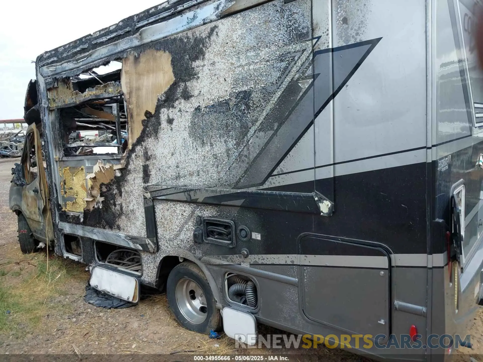 3 Photograph of a damaged car 1FDRU8PGXNKA25721 FORD TRANSIT-350 CUTAWAY 2023