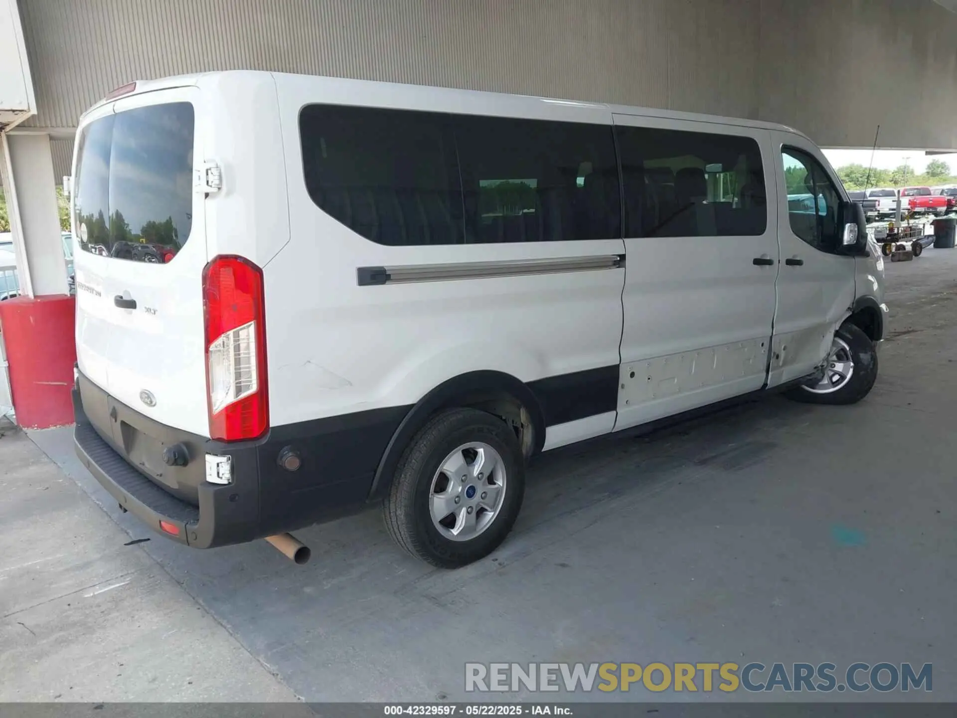 4 Photograph of a damaged car 1FBAX2Y88LKA32505 FORD TRANSIT-350 PASSENGER VAN 2020