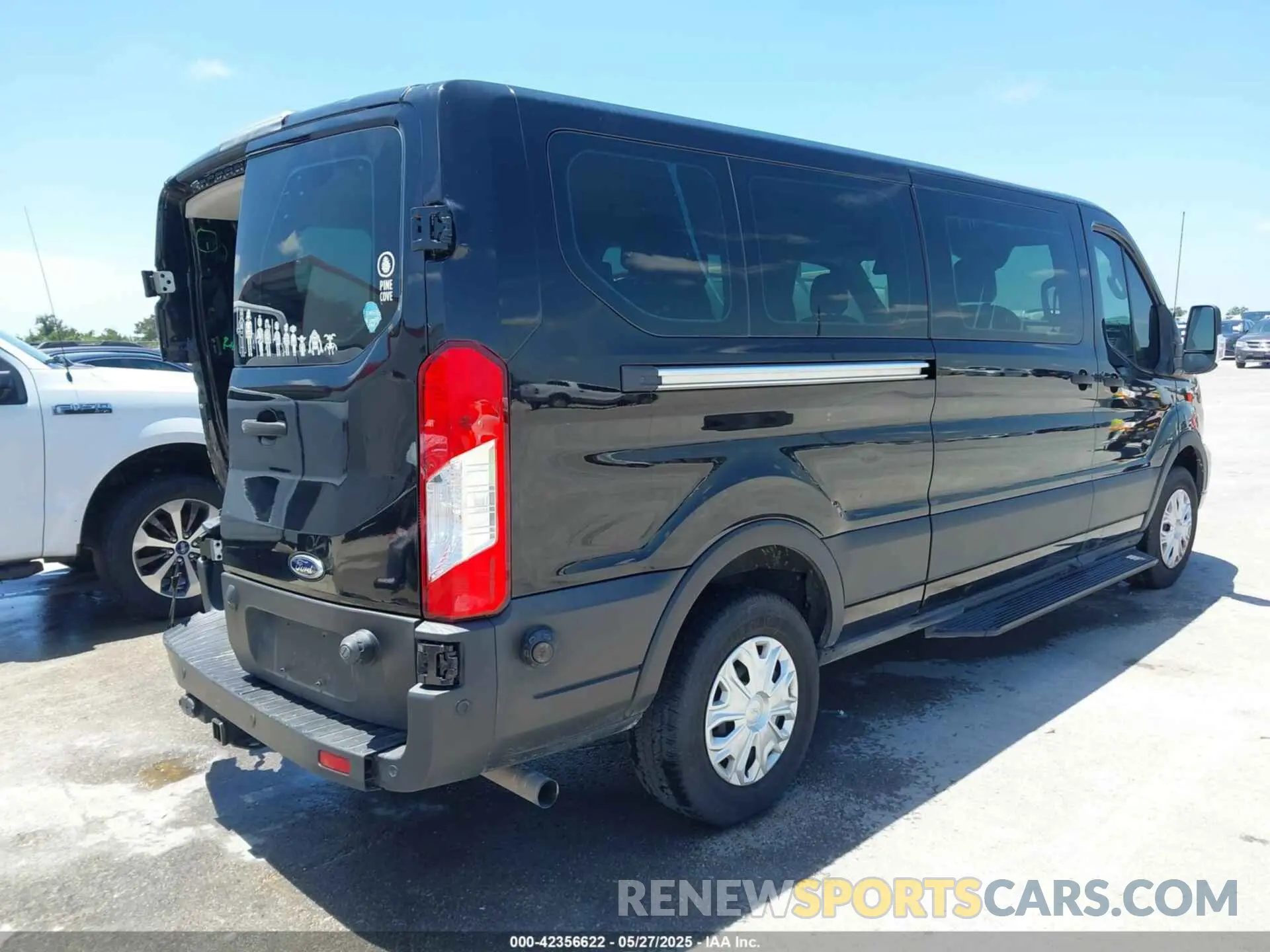 4 Photograph of a damaged car 1FBAX2YG0LKA55428 FORD TRANSIT-350 PASSENGER VAN 2020