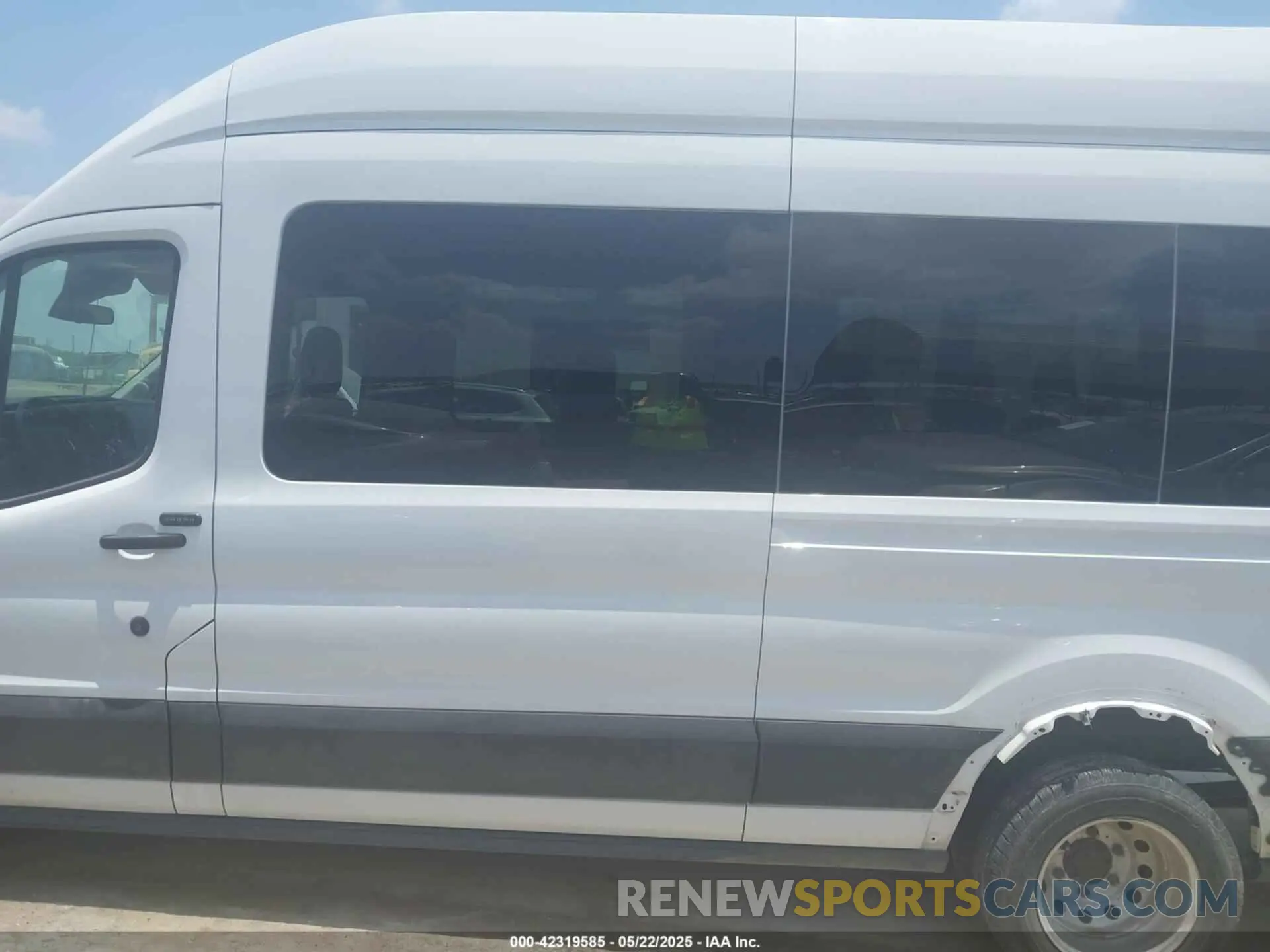 13 Photograph of a damaged car 1FBVU4XG4LKA13528 FORD TRANSIT-350 PASSENGER VAN 2020