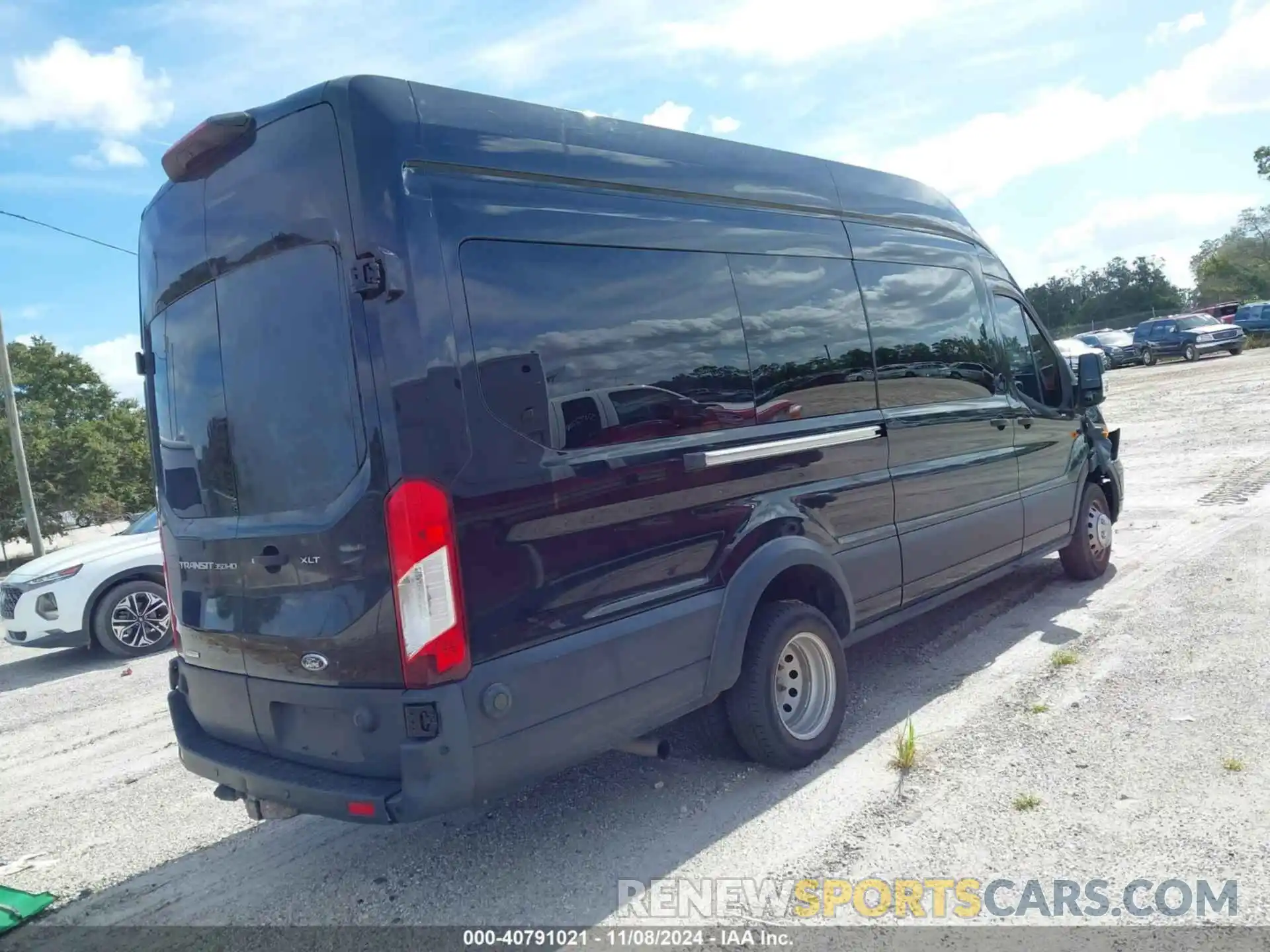 4 Photograph of a damaged car 1FBVU4XGXLKB35424 FORD TRANSIT-350 PASSENGER VAN 2020