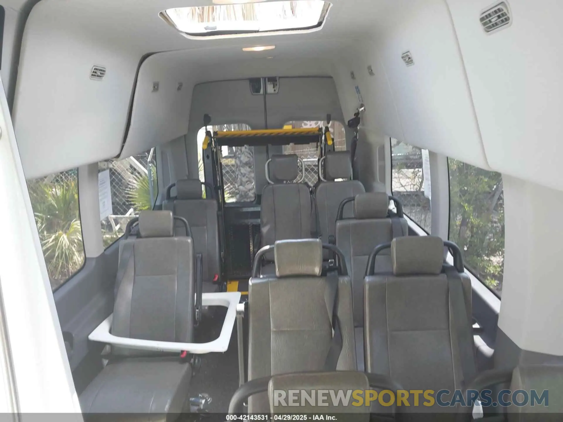6 Photograph of a damaged car 1FDVU4X8XLKB61876 FORD TRANSIT-350 PASSENGER VAN 2020