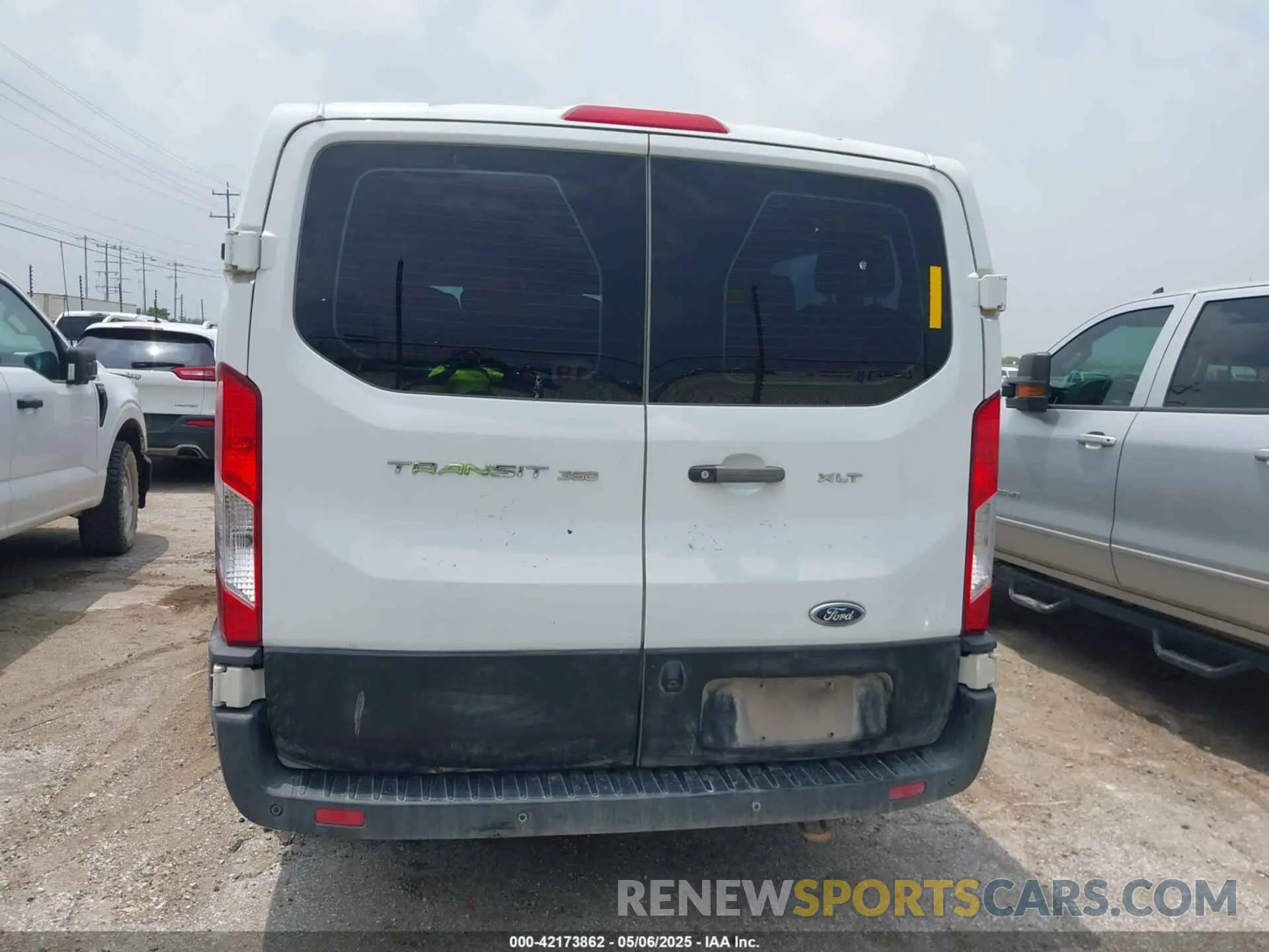 17 Photograph of a damaged car 1FBAX2Y88MKA13051 FORD TRANSIT-350 PASSENGER VAN 2021
