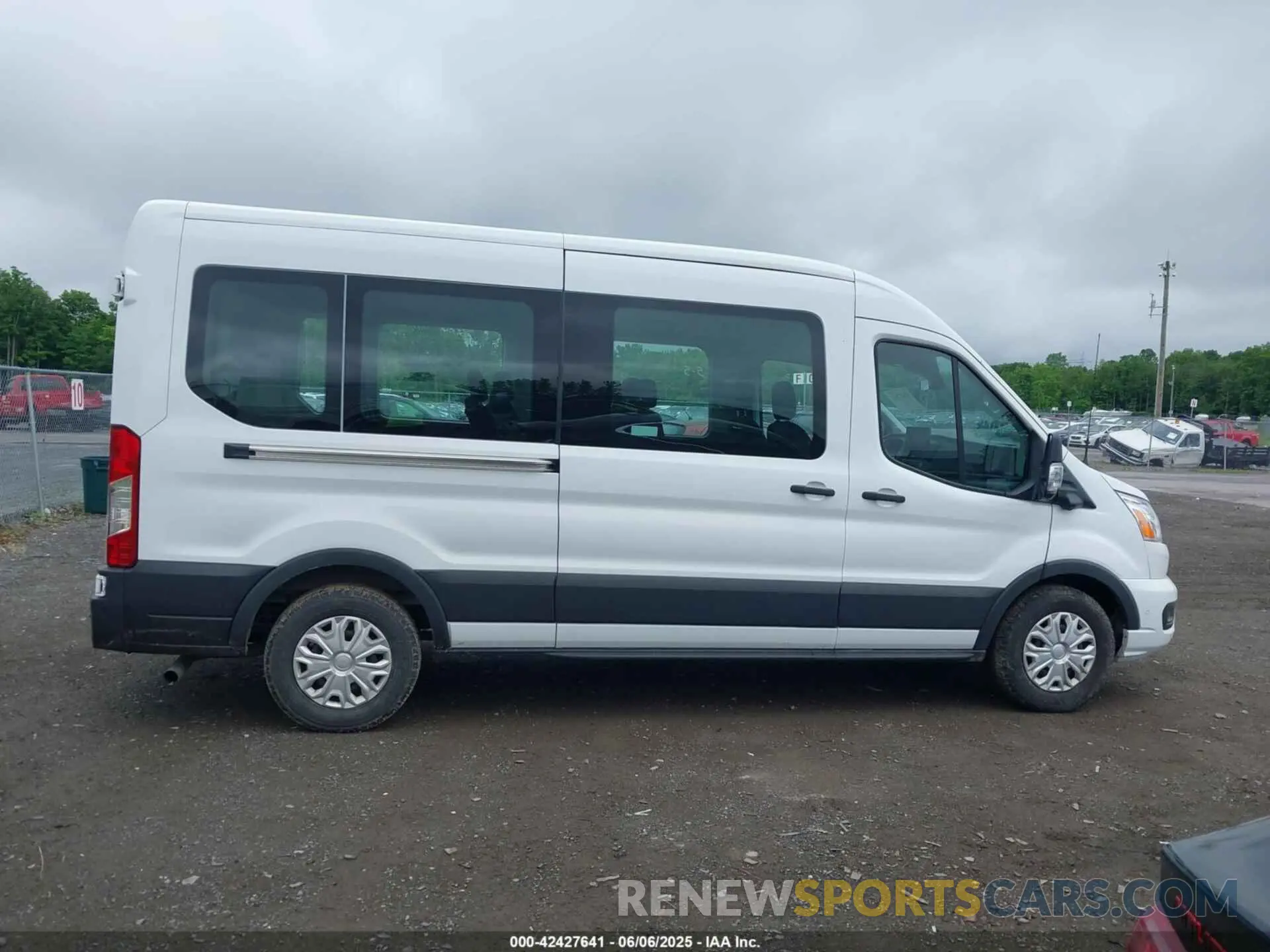13 Photograph of a damaged car 1FBAX2C86NKA79221 FORD TRANSIT-350 PASSENGER VAN 2022