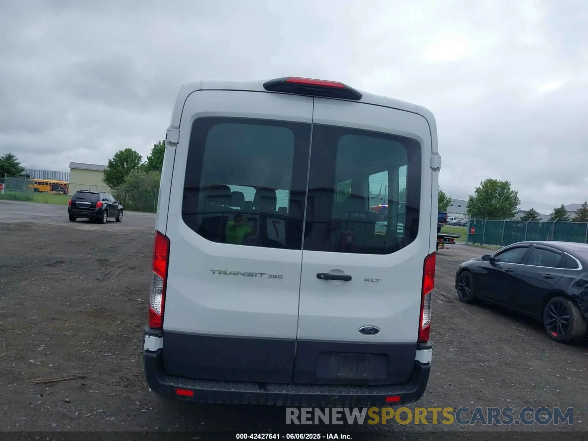 16 Photograph of a damaged car 1FBAX2C86NKA79221 FORD TRANSIT-350 PASSENGER VAN 2022