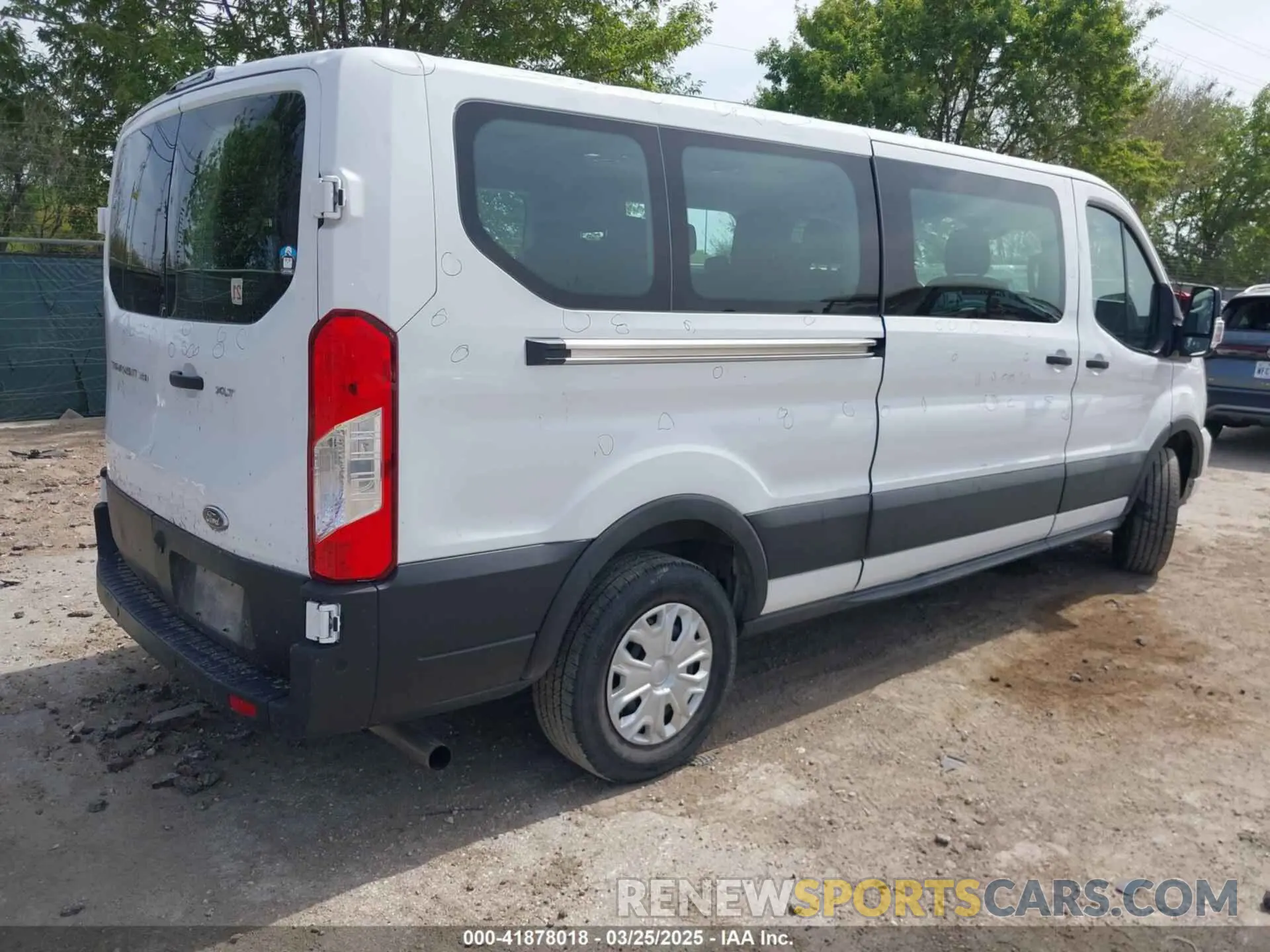 4 Photograph of a damaged car 1FBAX2Y81NKA44210 FORD TRANSIT-350 PASSENGER VAN 2022