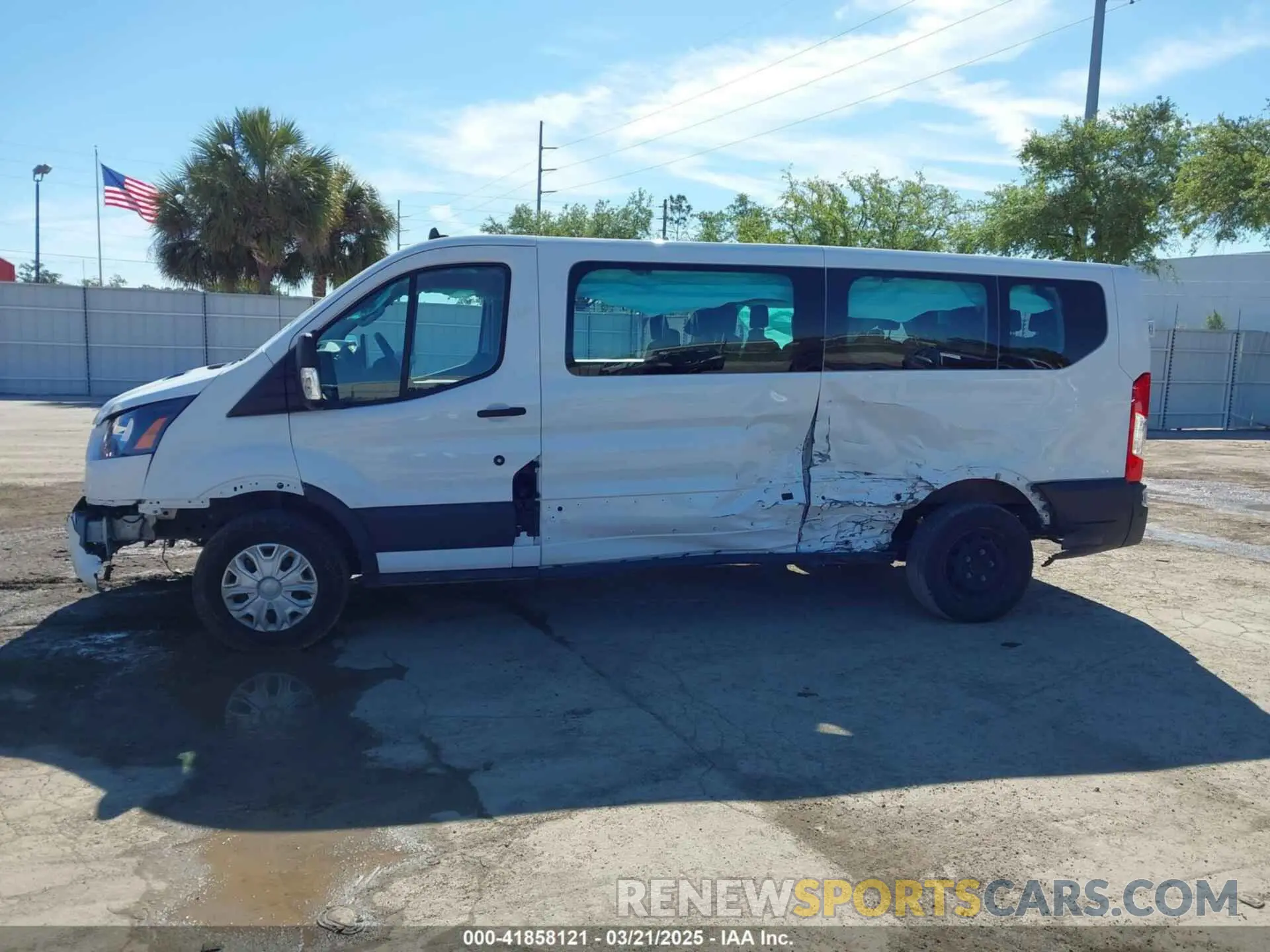 14 Photograph of a damaged car 1FBAX2Y86NKA83763 FORD TRANSIT-350 PASSENGER VAN 2022