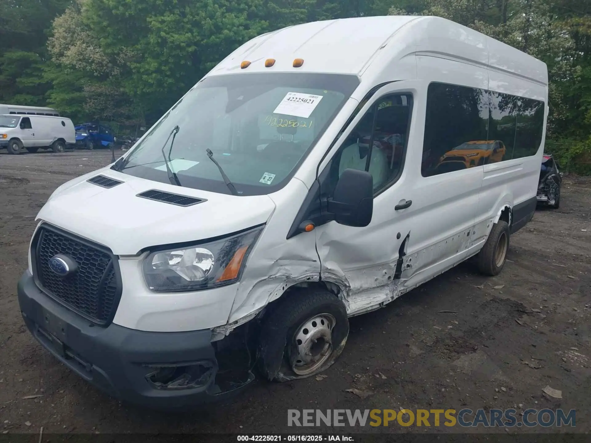 2 Photograph of a damaged car 1FBVU4X85NKA26638 FORD TRANSIT-350 PASSENGER VAN 2022