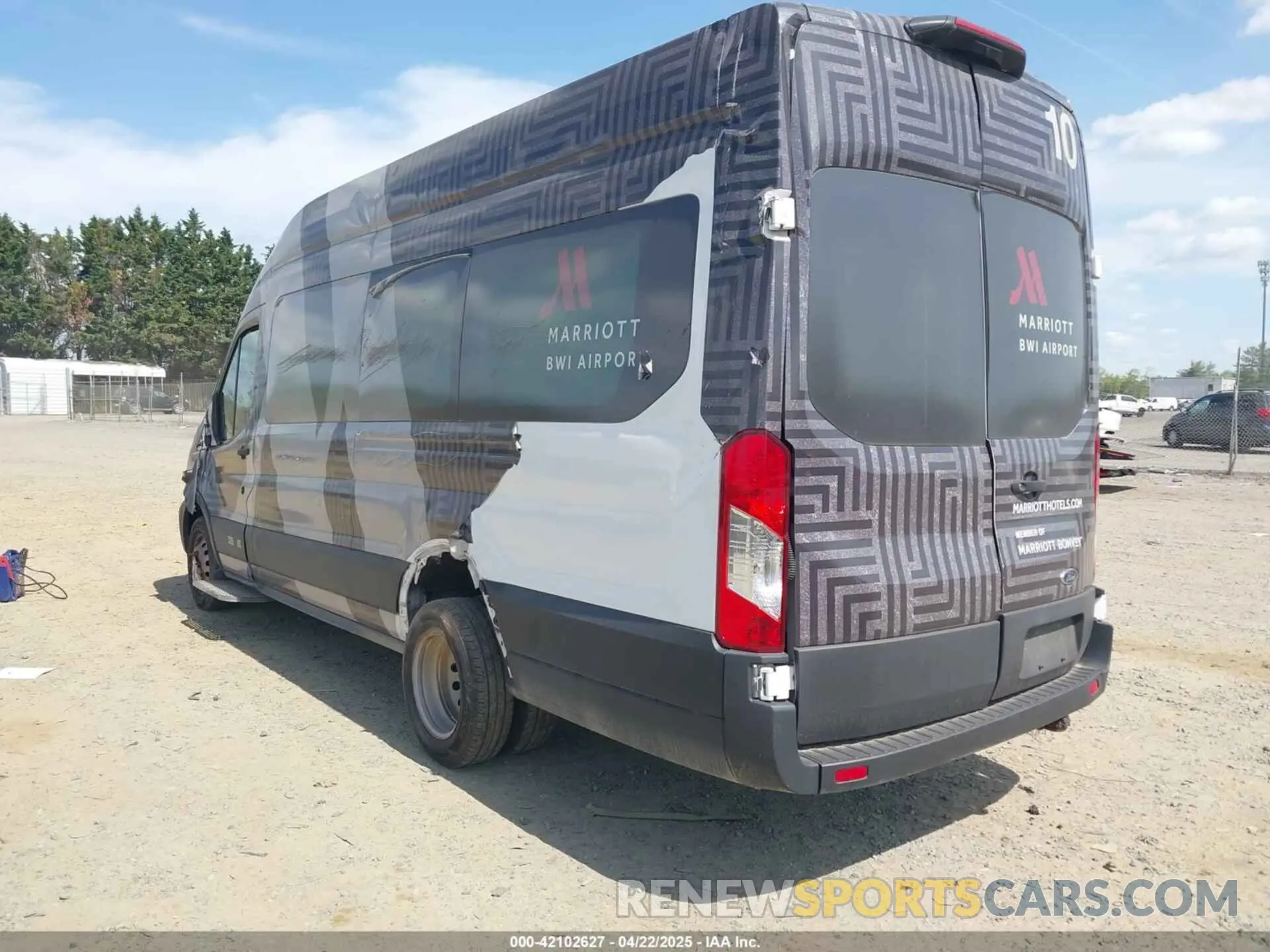 3 Photograph of a damaged car 1FDVU4X87NKA02817 FORD TRANSIT-350 PASSENGER VAN 2022