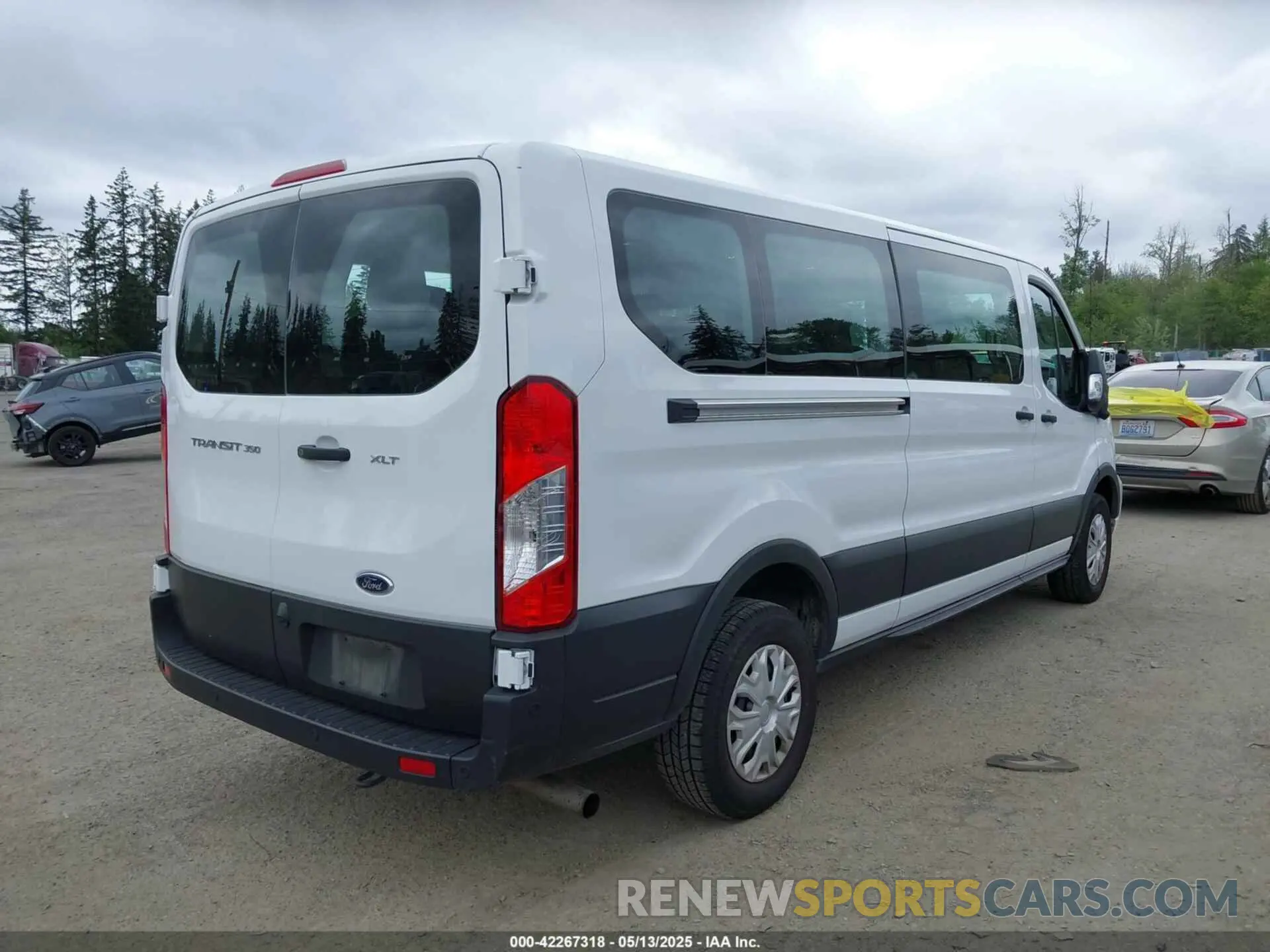 4 Photograph of a damaged car 1FBAX2Y81PKB41295 FORD TRANSIT-350 PASSENGER VAN 2023
