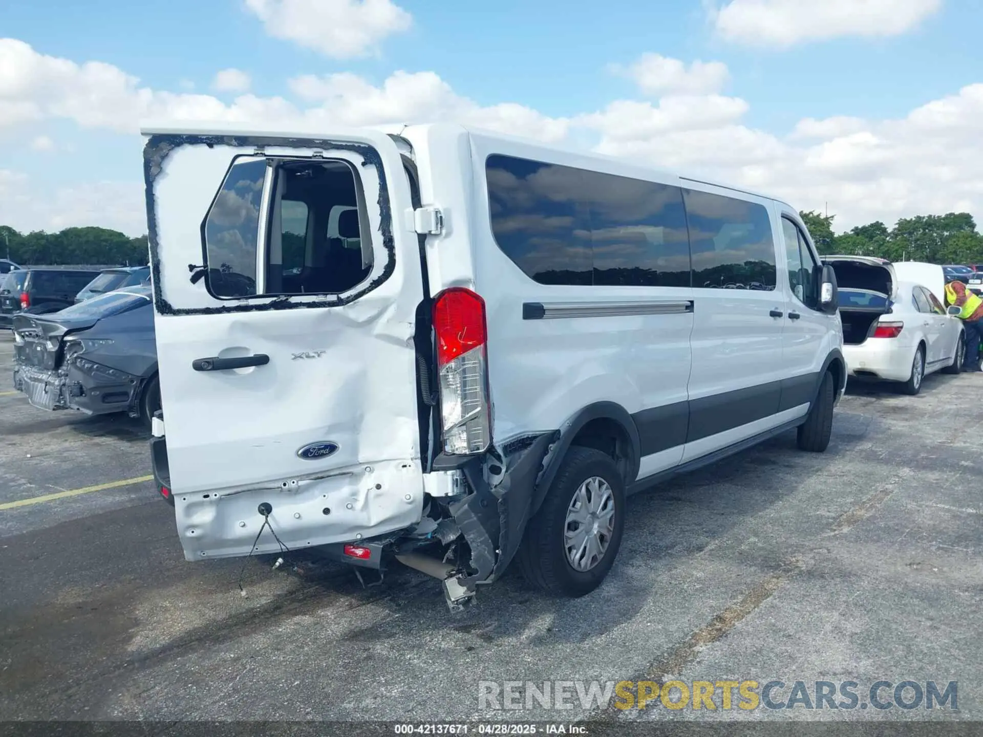 4 Photograph of a damaged car 1FBAX2YG6PKB08879 FORD TRANSIT-350 PASSENGER VAN 2023