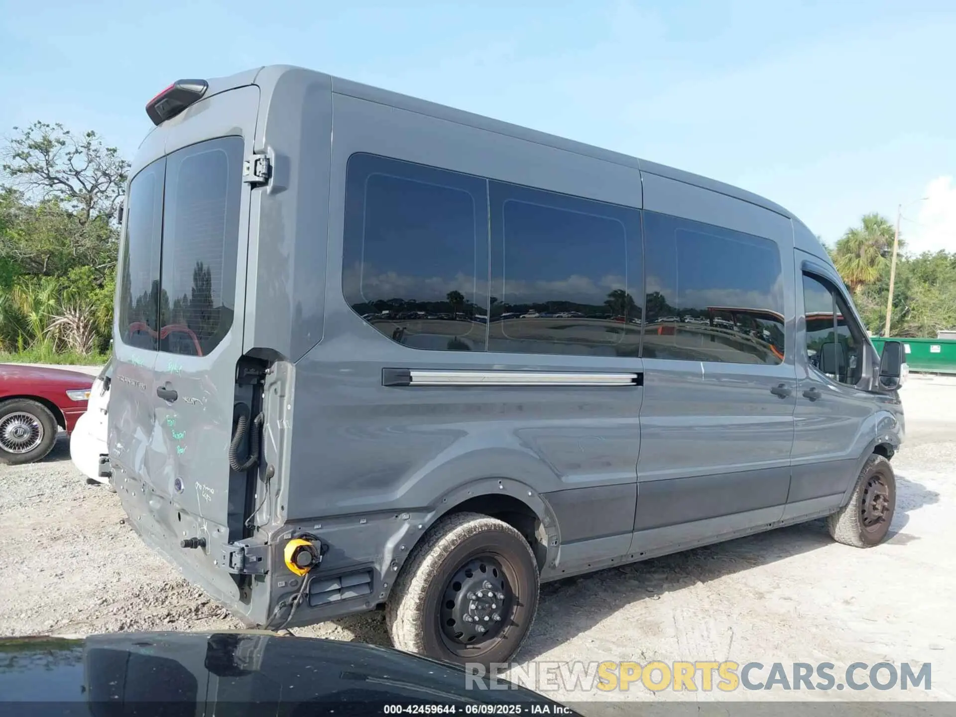 4 Photograph of a damaged car 1FBAX9CGXPKB95475 FORD TRANSIT-350 PASSENGER VAN 2023