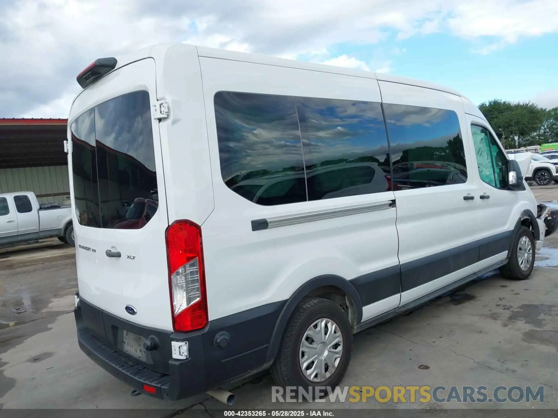 4 Photograph of a damaged car 1FBAX2C87RKA51837 FORD TRANSIT-350 PASSENGER VAN 2024