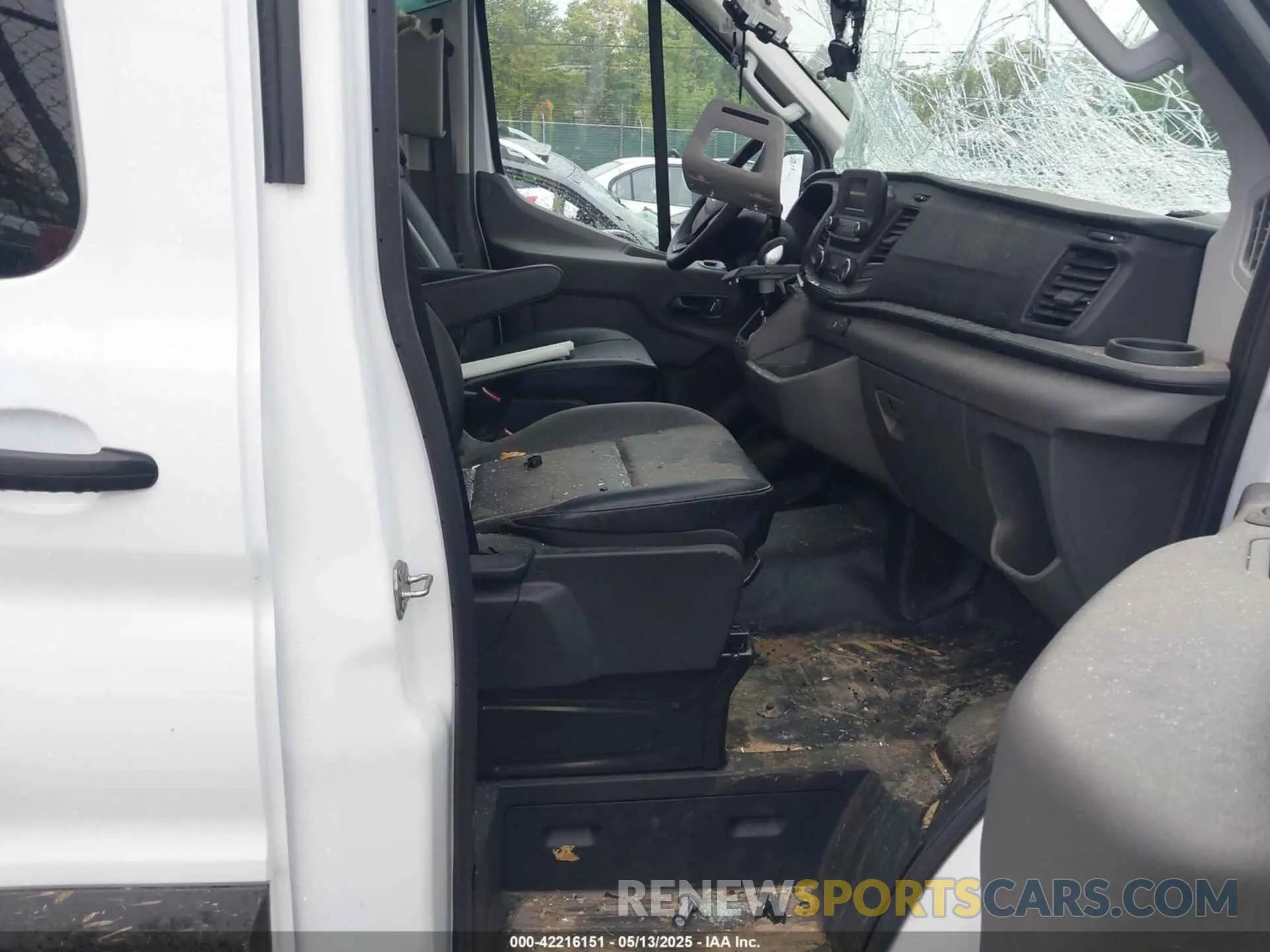 5 Photograph of a damaged car 1FBAX2C89RKB89363 FORD TRANSIT-350 PASSENGER VAN 2024