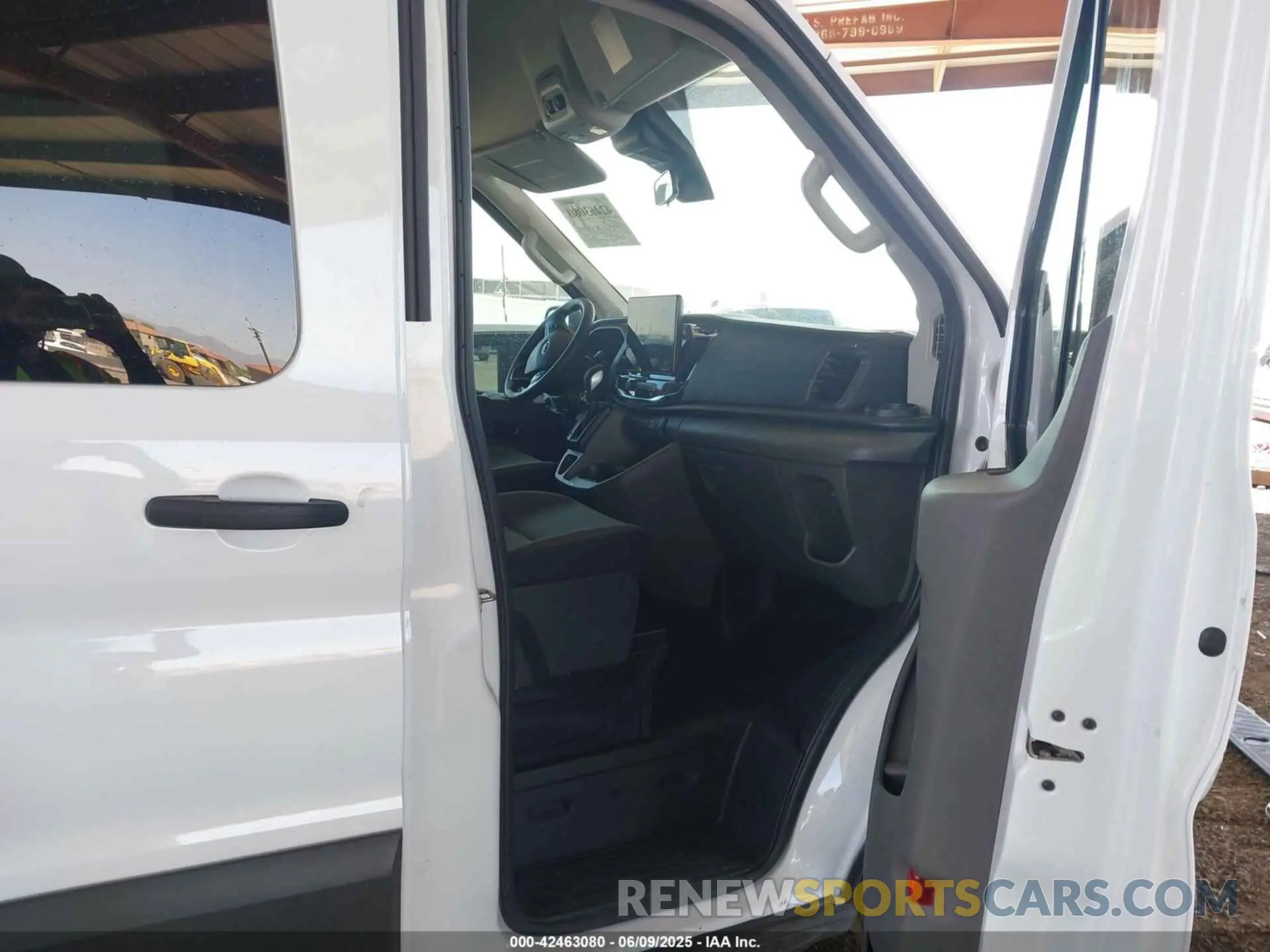 5 Photograph of a damaged car 1FBAX2CG2RKA75017 FORD TRANSIT-350 PASSENGER VAN 2024