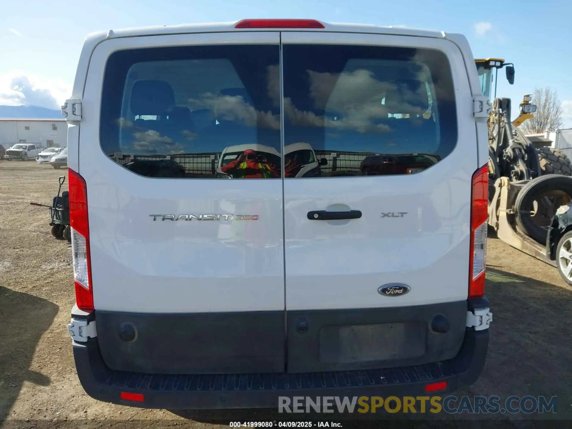 16 Photograph of a damaged car 1FBAX2Y81RKA73471 FORD TRANSIT-350 PASSENGER VAN 2024