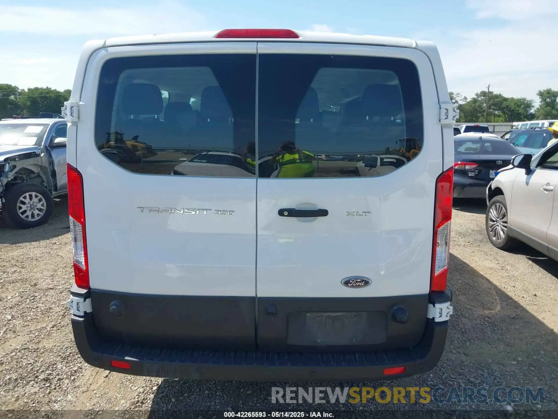 16 Photograph of a damaged car 1FBAX2Y86RKA08969 FORD TRANSIT-350 PASSENGER VAN 2024