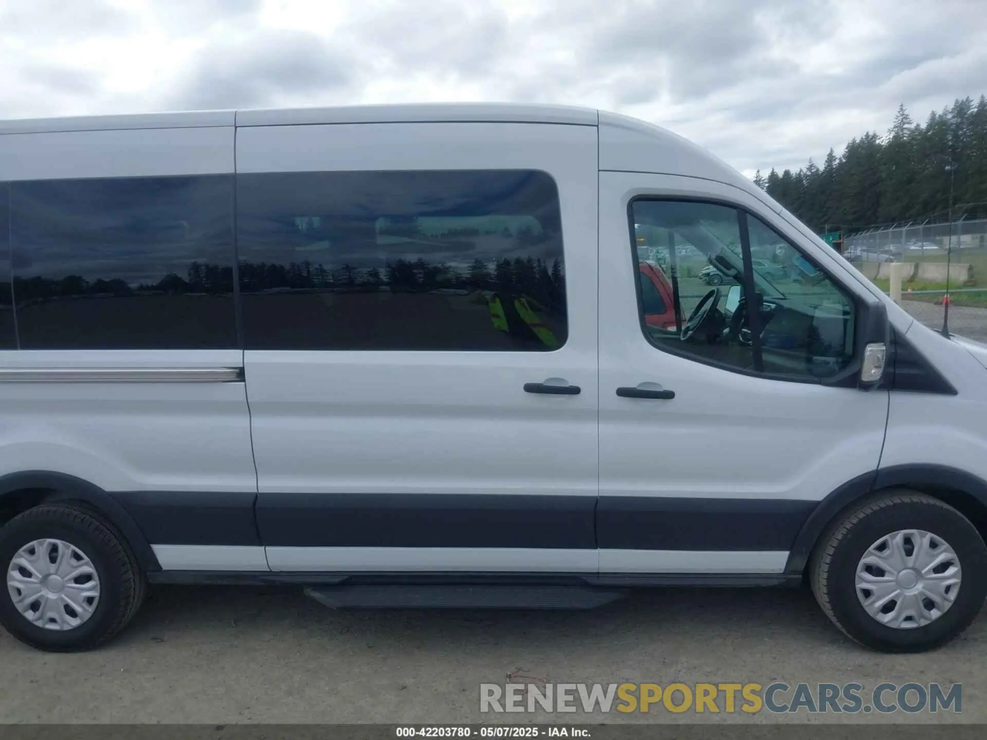 13 Photograph of a damaged car 1FBAX2C87SKA21405 FORD TRANSIT-350 PASSENGER VAN 2025