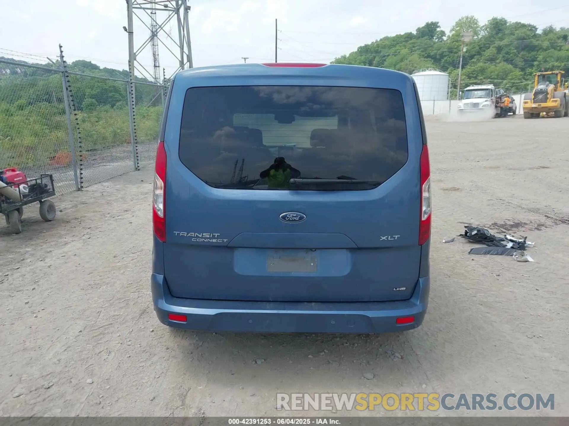 17 Photograph of a damaged car NM0GE9F22K1383933 FORD TRANSIT CONNECT 2019