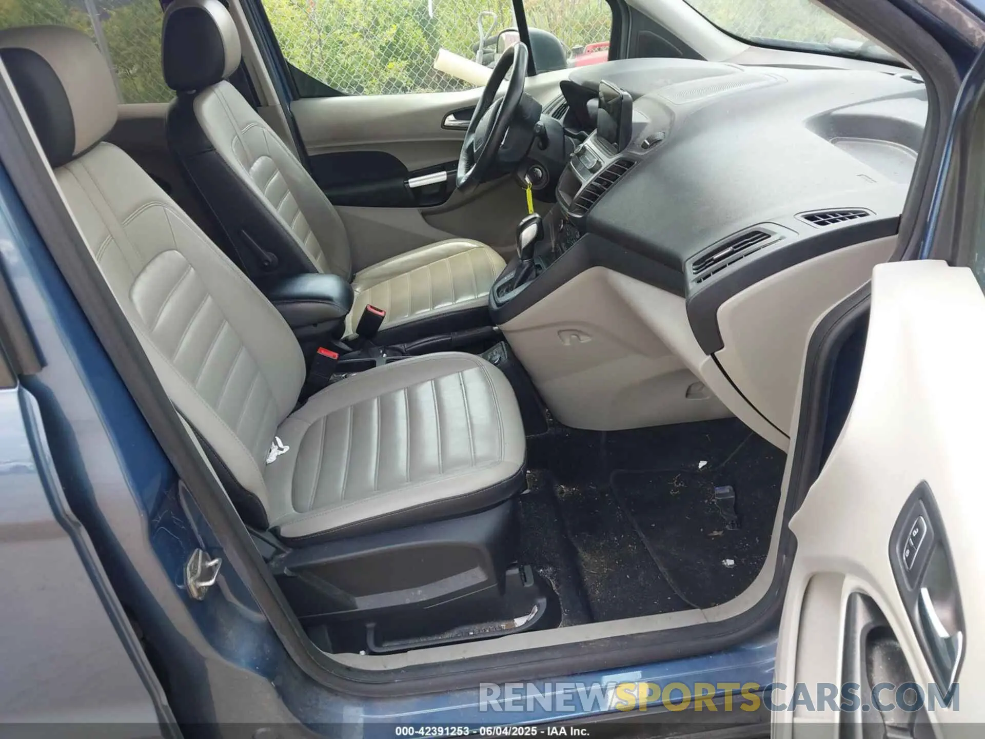 5 Photograph of a damaged car NM0GE9F22K1383933 FORD TRANSIT CONNECT 2019