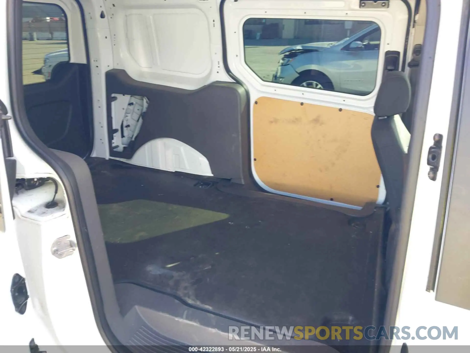 8 Photograph of a damaged car NM0LE7F27K1389553 FORD TRANSIT CONNECT 2019