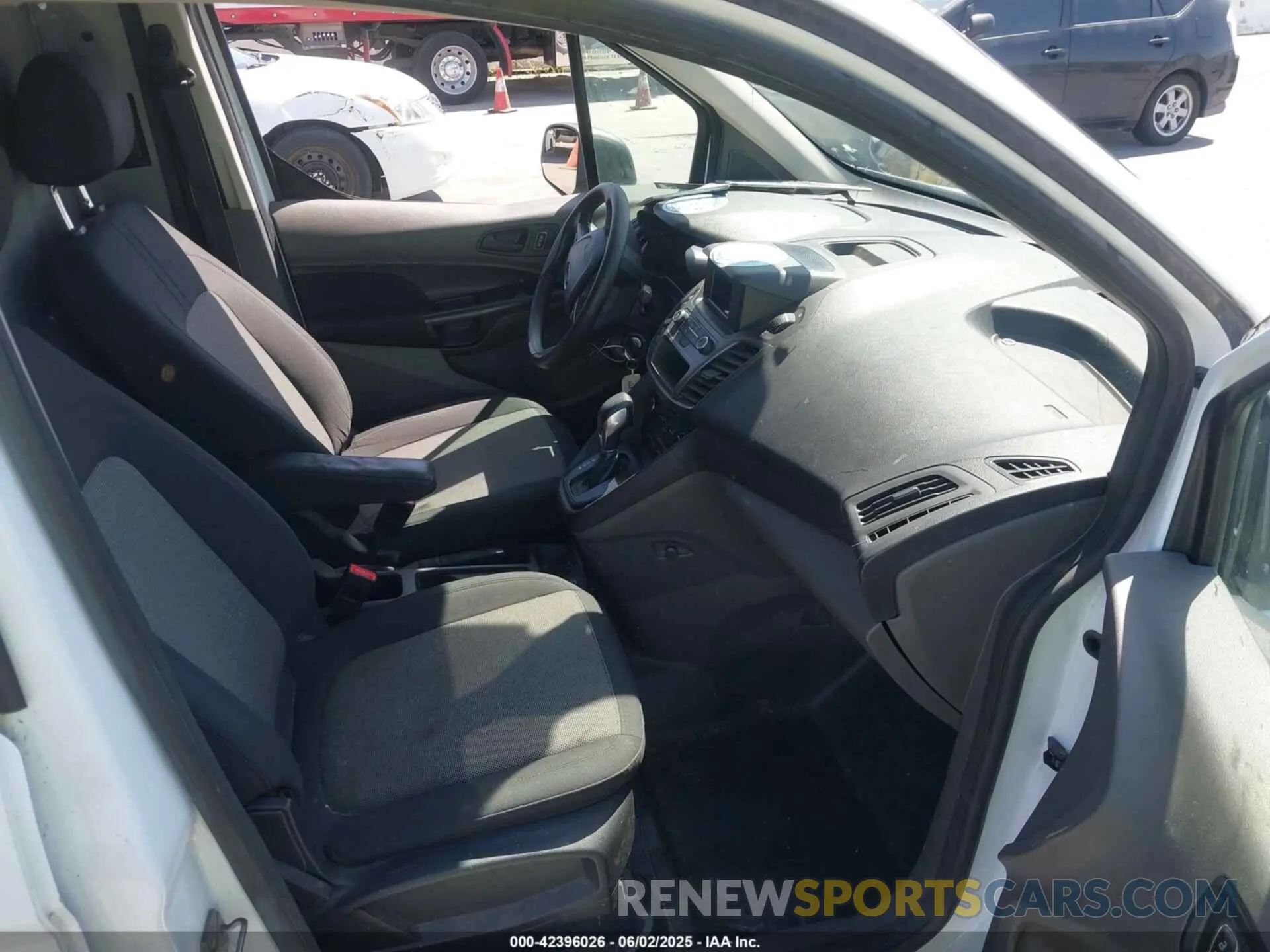 5 Photograph of a damaged car NM0LS7E28K1389684 FORD TRANSIT CONNECT 2019