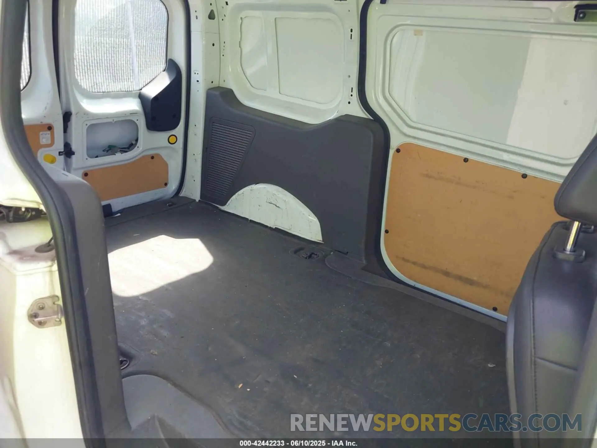 8 Photograph of a damaged car NM0LS7E29K1399298 FORD TRANSIT CONNECT 2019
