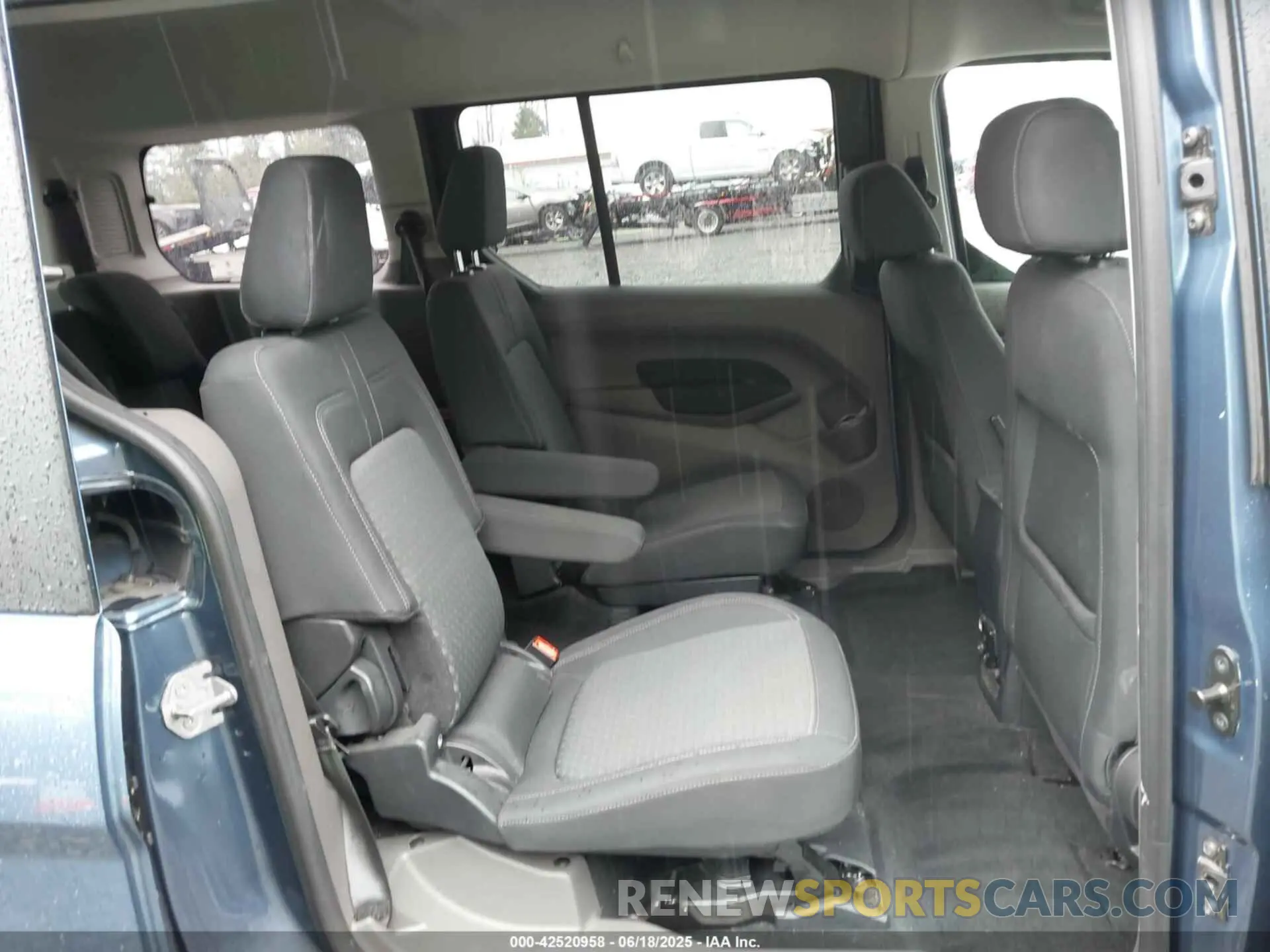 8 Photograph of a damaged car NM0GE9F21L1450930 FORD TRANSIT CONNECT 2020