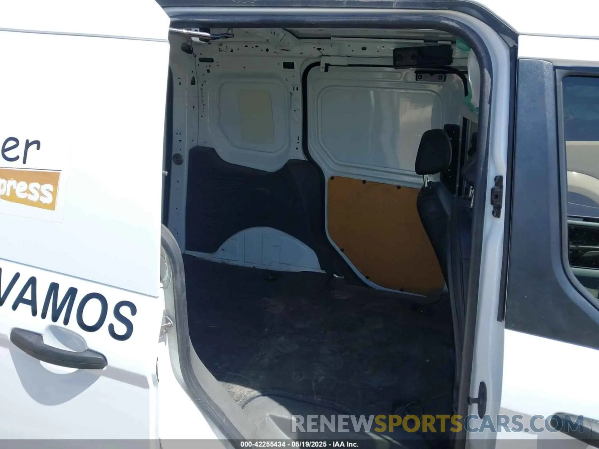 8 Photograph of a damaged car NM0LS6E25L1436875 FORD TRANSIT CONNECT 2020