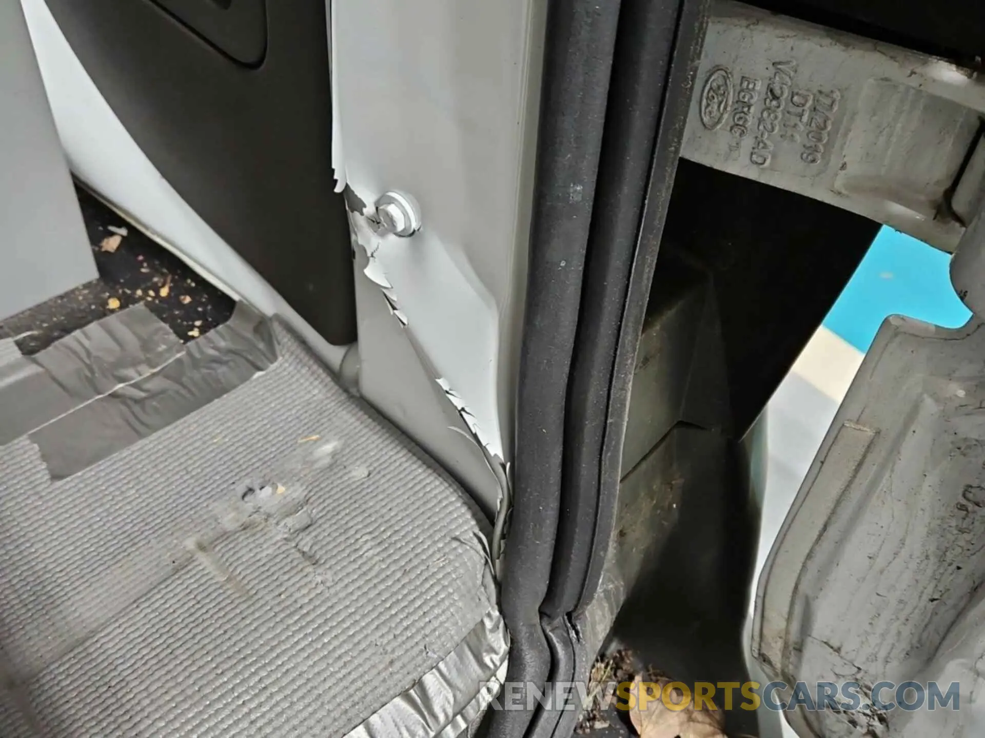 4 Photograph of a damaged car NM0LS7E21L1479681 FORD TRANSIT CONNECT 2020